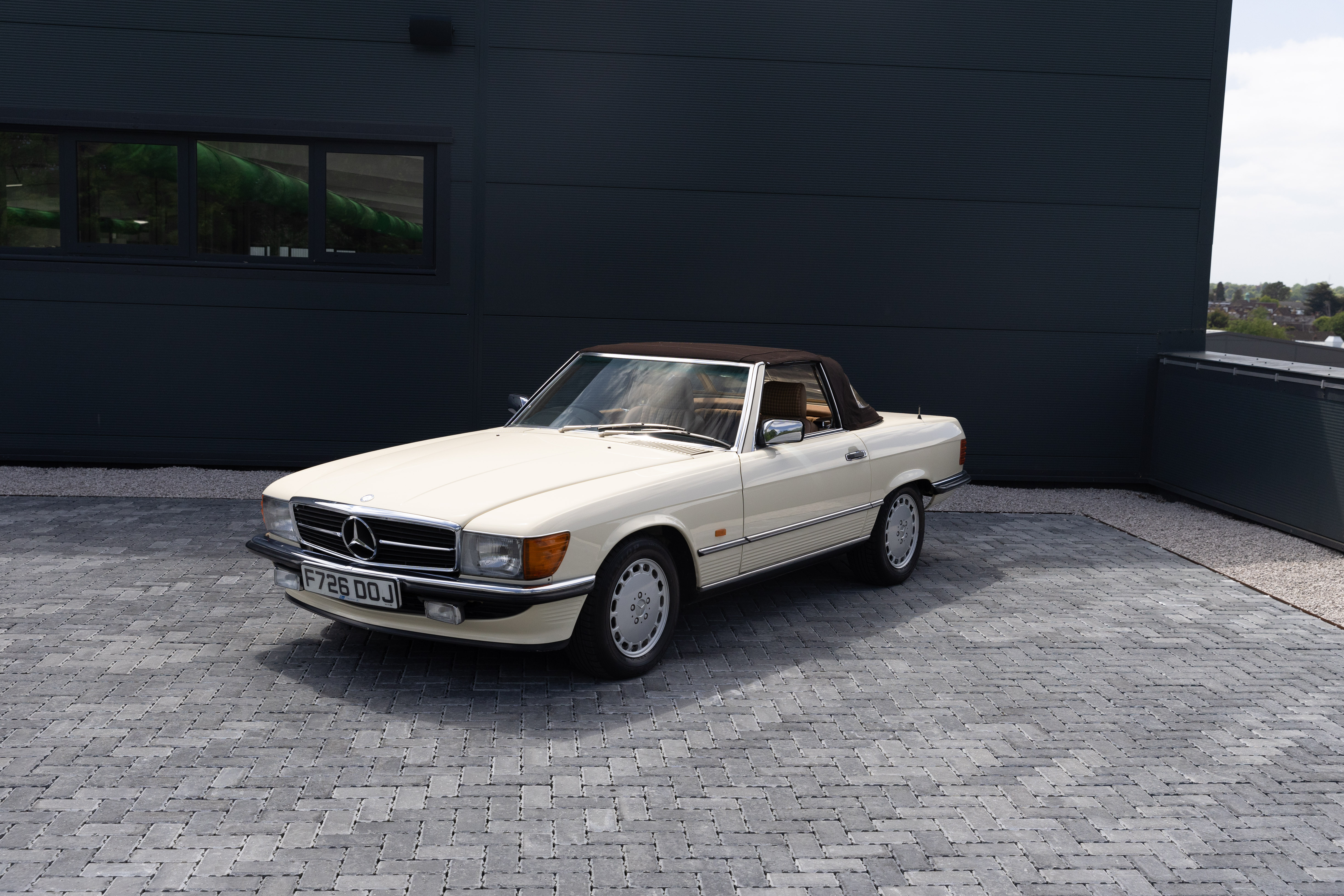 1989 MERCEDES-BENZ (R107) 300 SL for sale by auction in Bishops ...