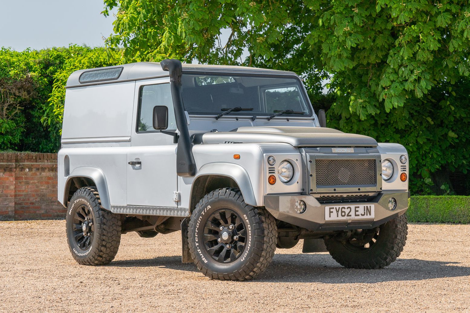 2012 LAND ROVER DEFENDER 90 XS HARD TOP - NENE ‘ICON’ UPGRADES