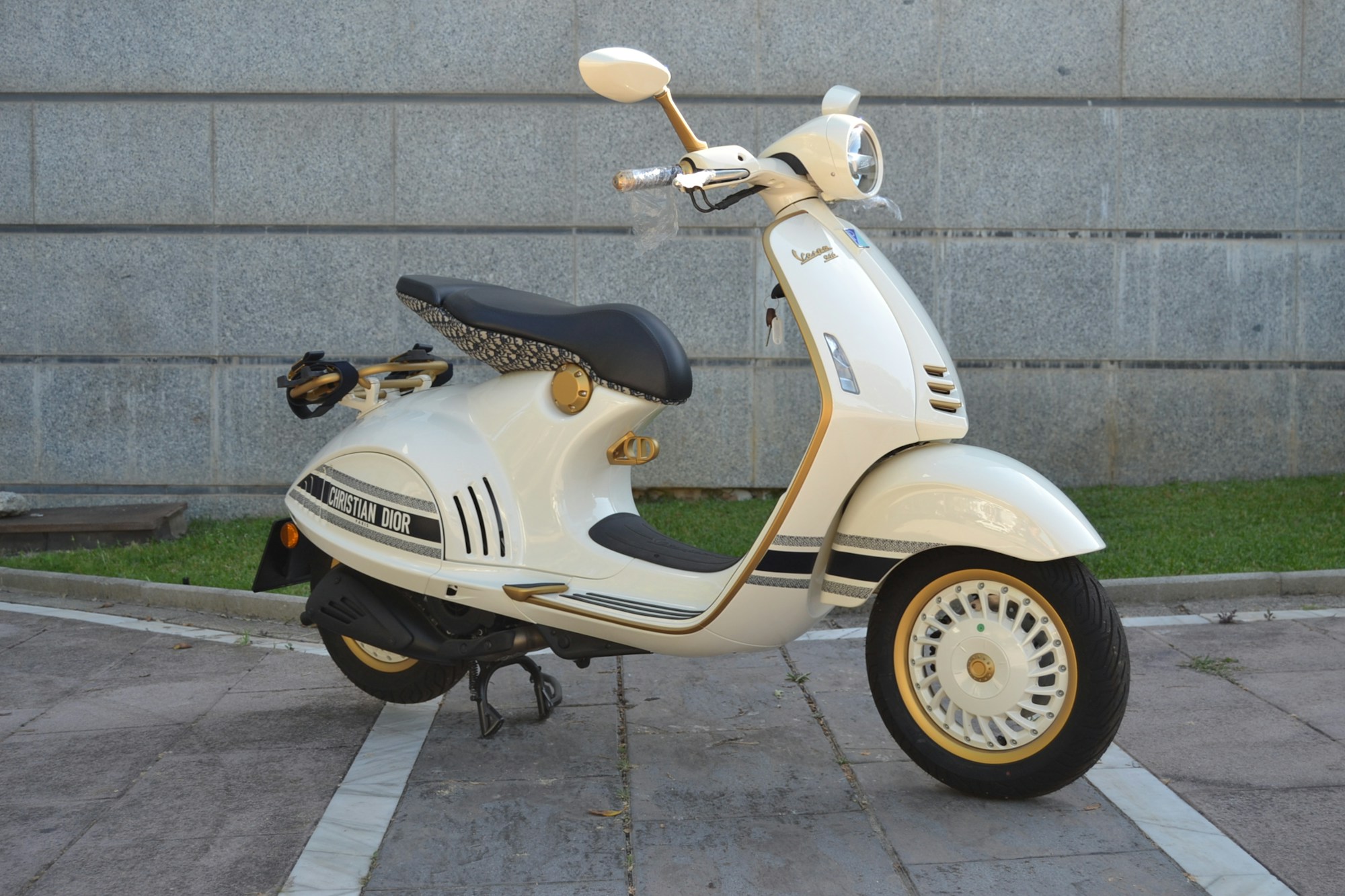 Christian Dior Vespa. : r/scooters