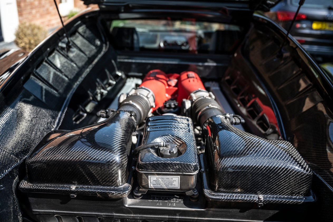 Couvercle de moteur en fibre de carbone Ferrari Genuine