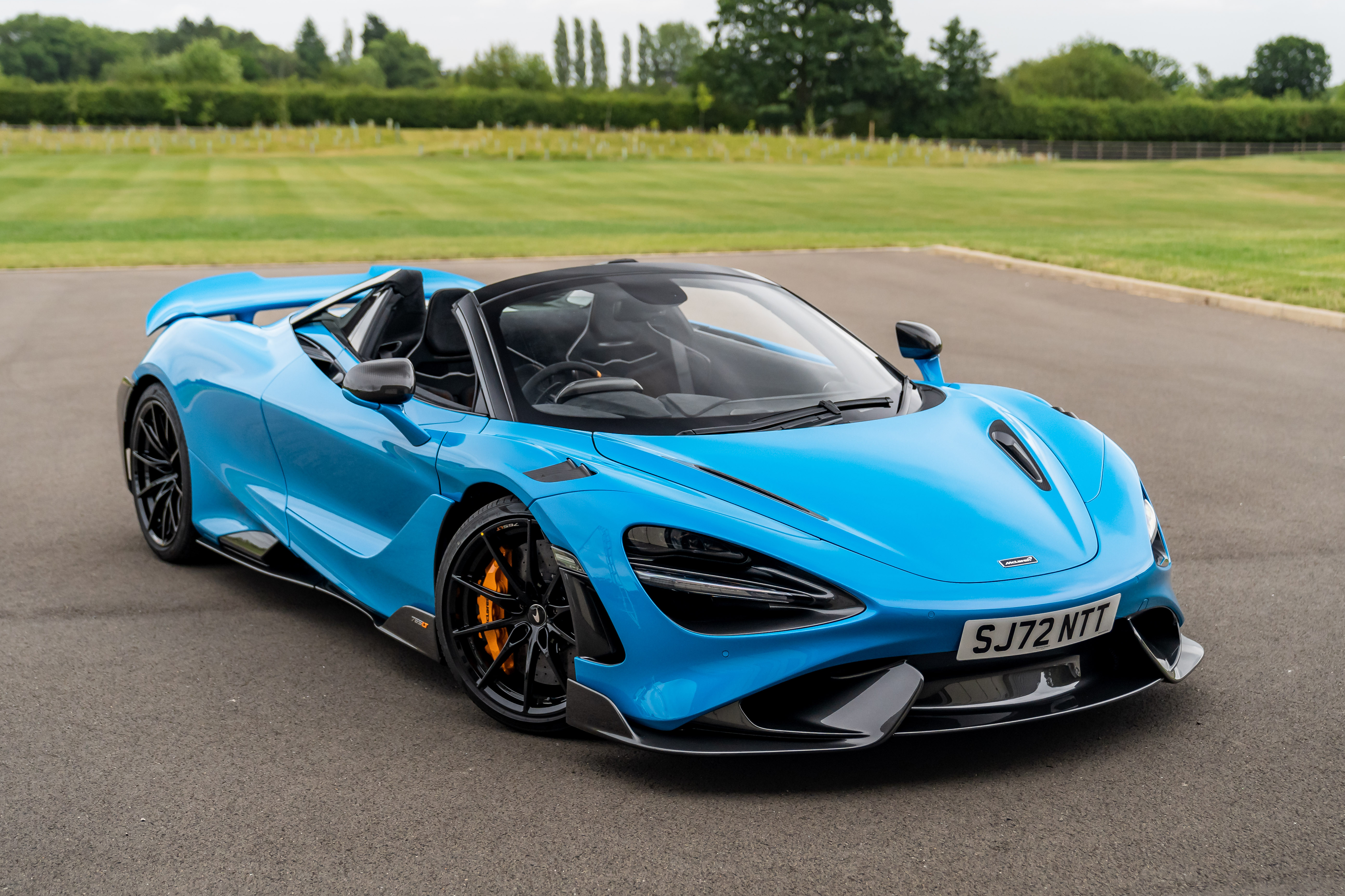 2022 MCLAREN 765LT SPIDER - 195 MILES