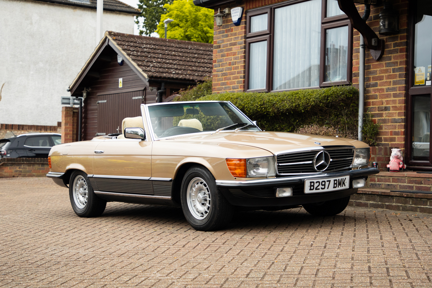 1985 MERCEDES-BENZ (R107) 500 SL