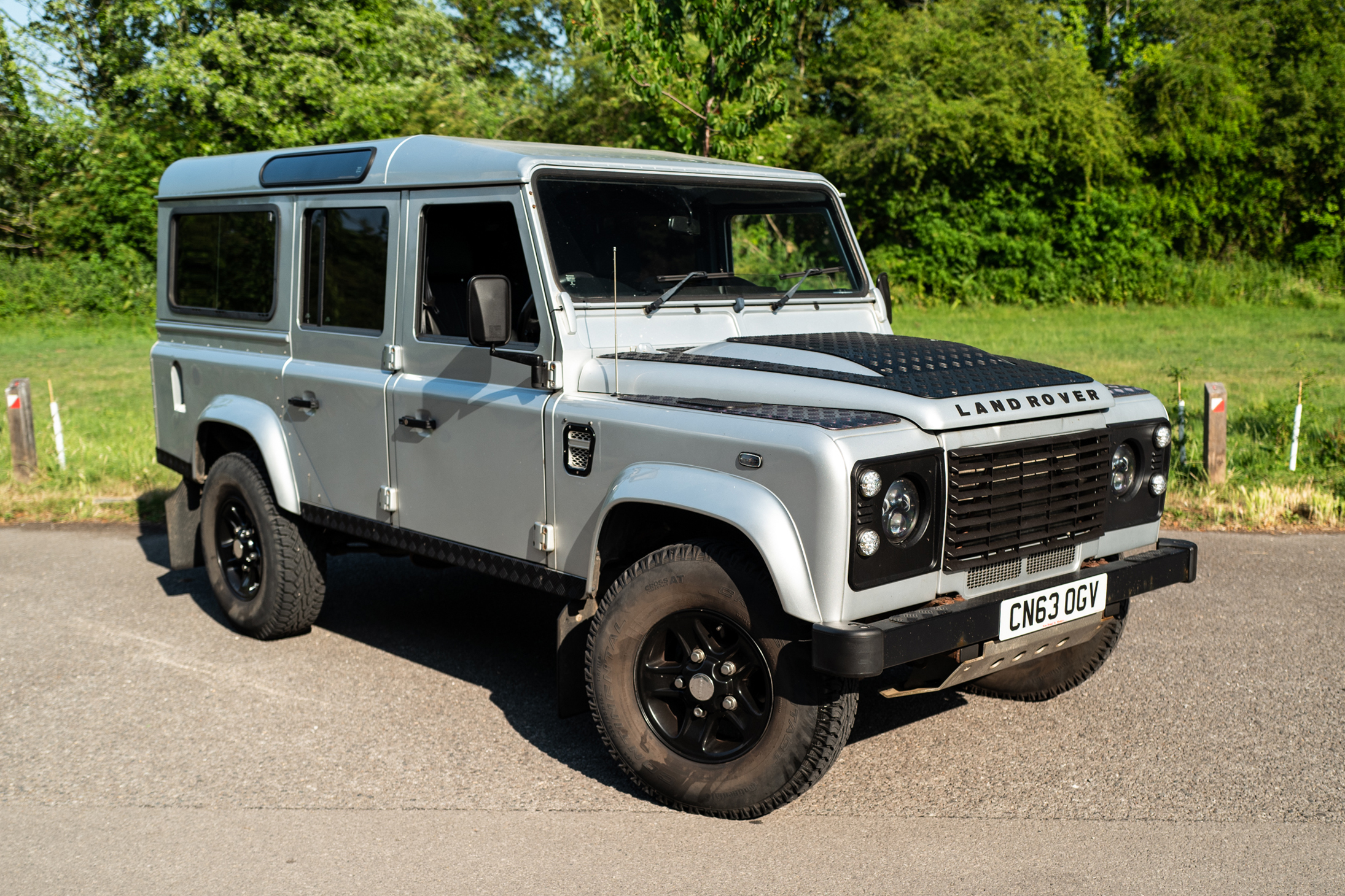 2013 LAND ROVER DEFENDER 110 STATION WAGON - 14,000 MILES