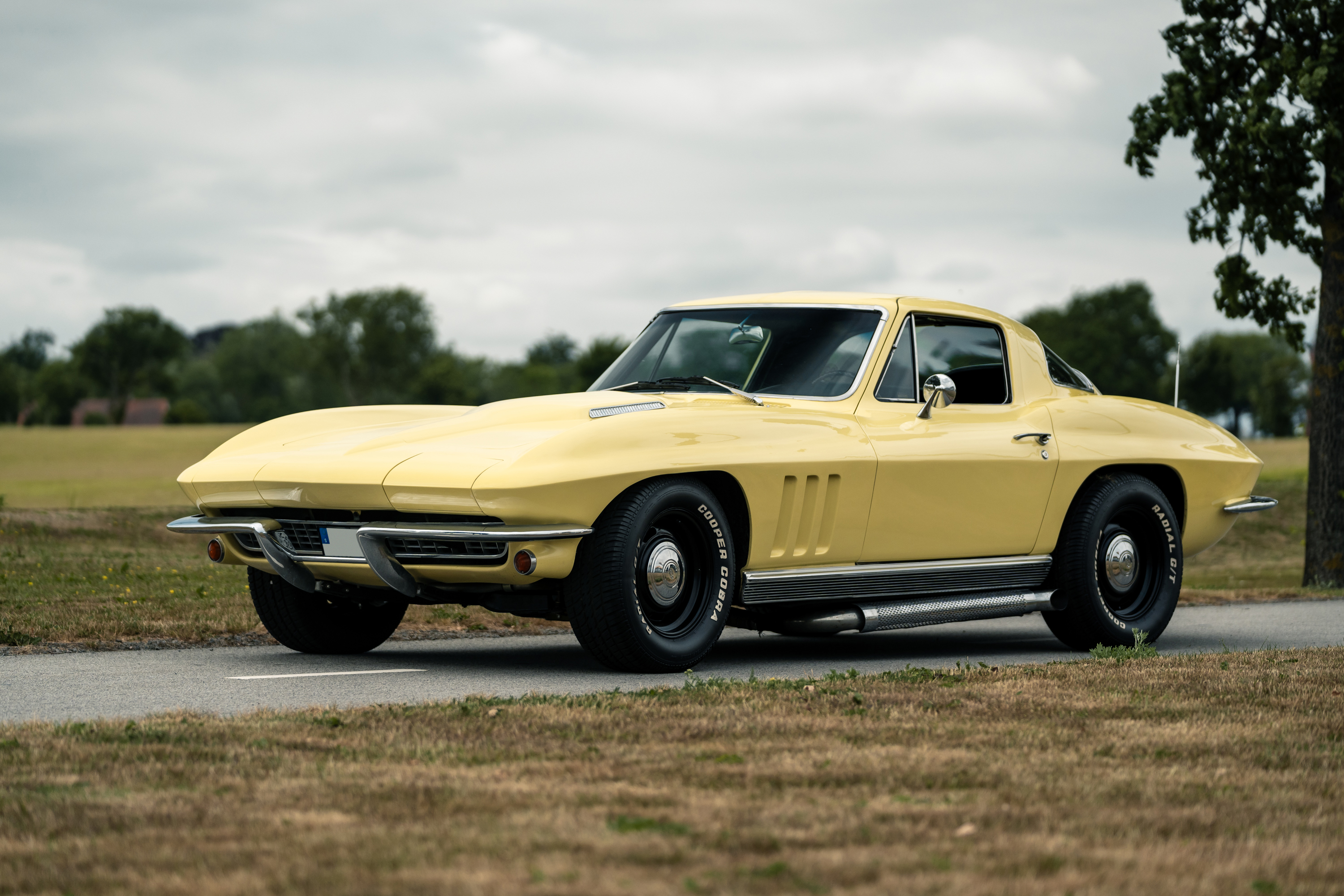 1966 CHEVROLET CORVETTE STINGRAY (C2) COUPE