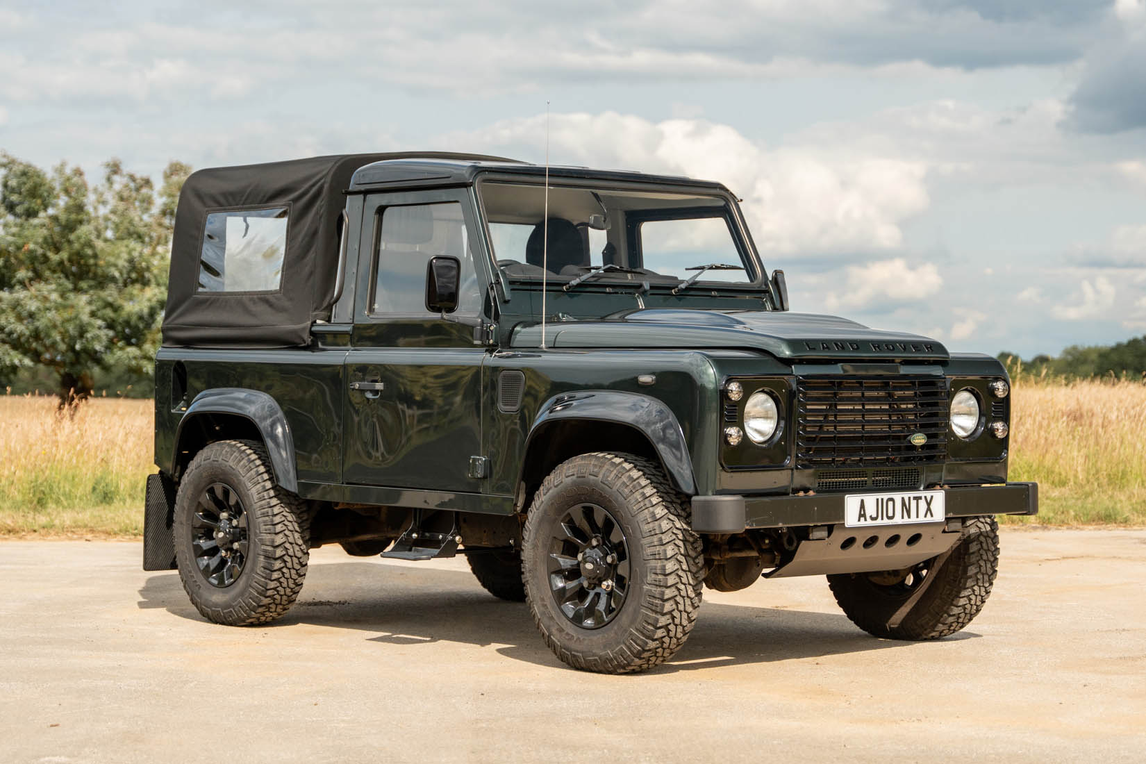 2010 LAND ROVER DEFENDER 90 TRUCK CAB PICK-UP