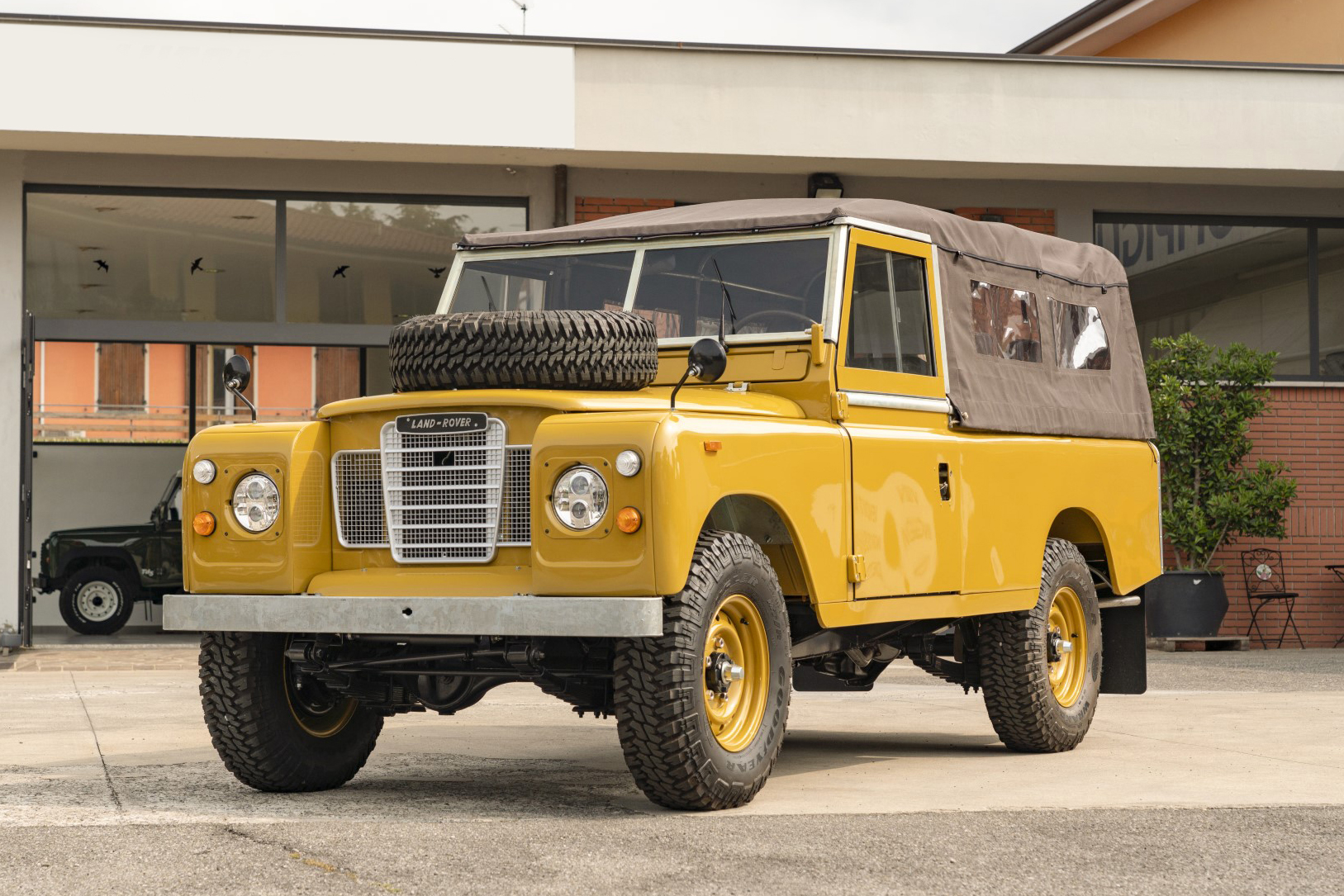 1978 LAND ROVER SERIES III 109"