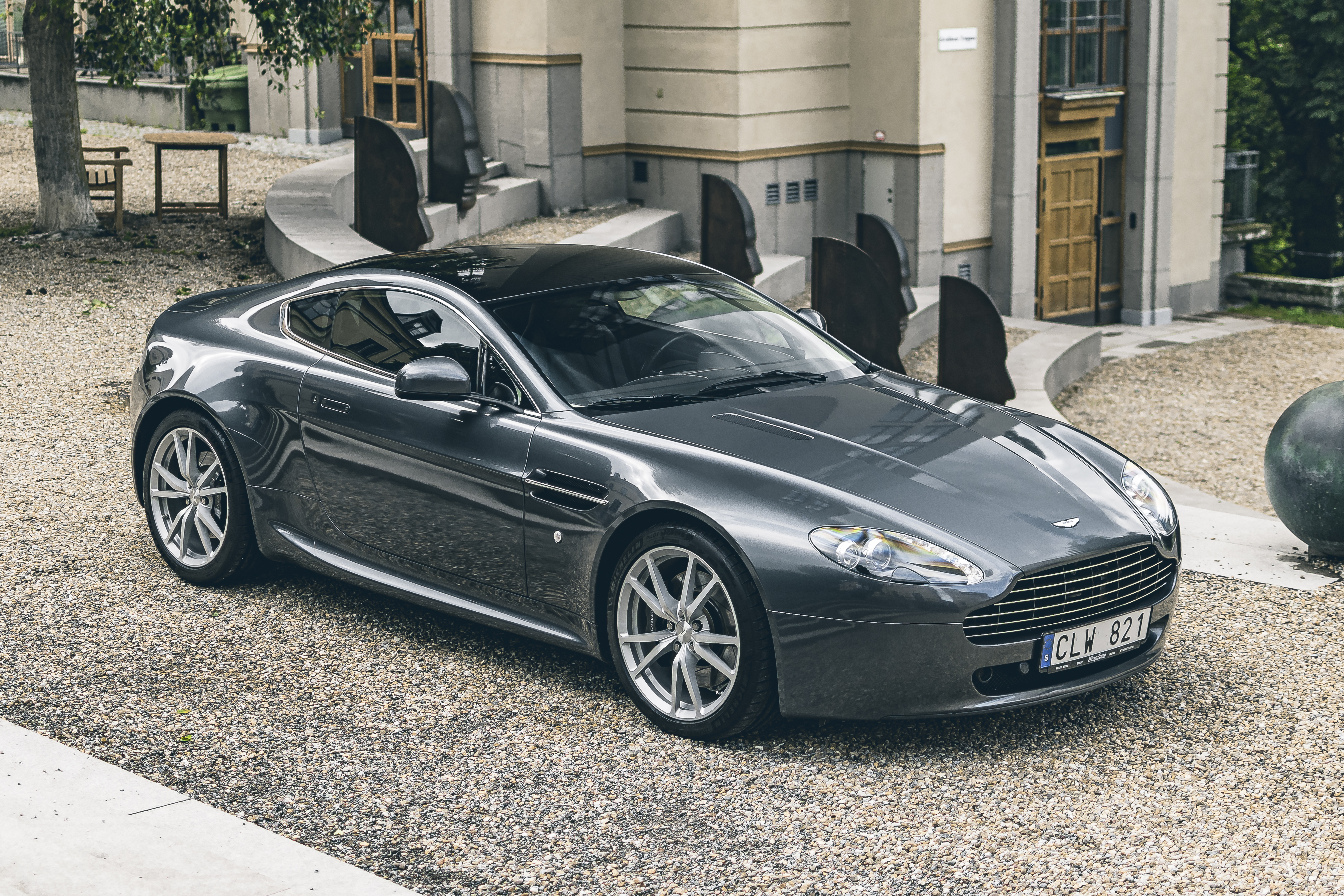 2010 ASTON MARTIN V8 VANTAGE