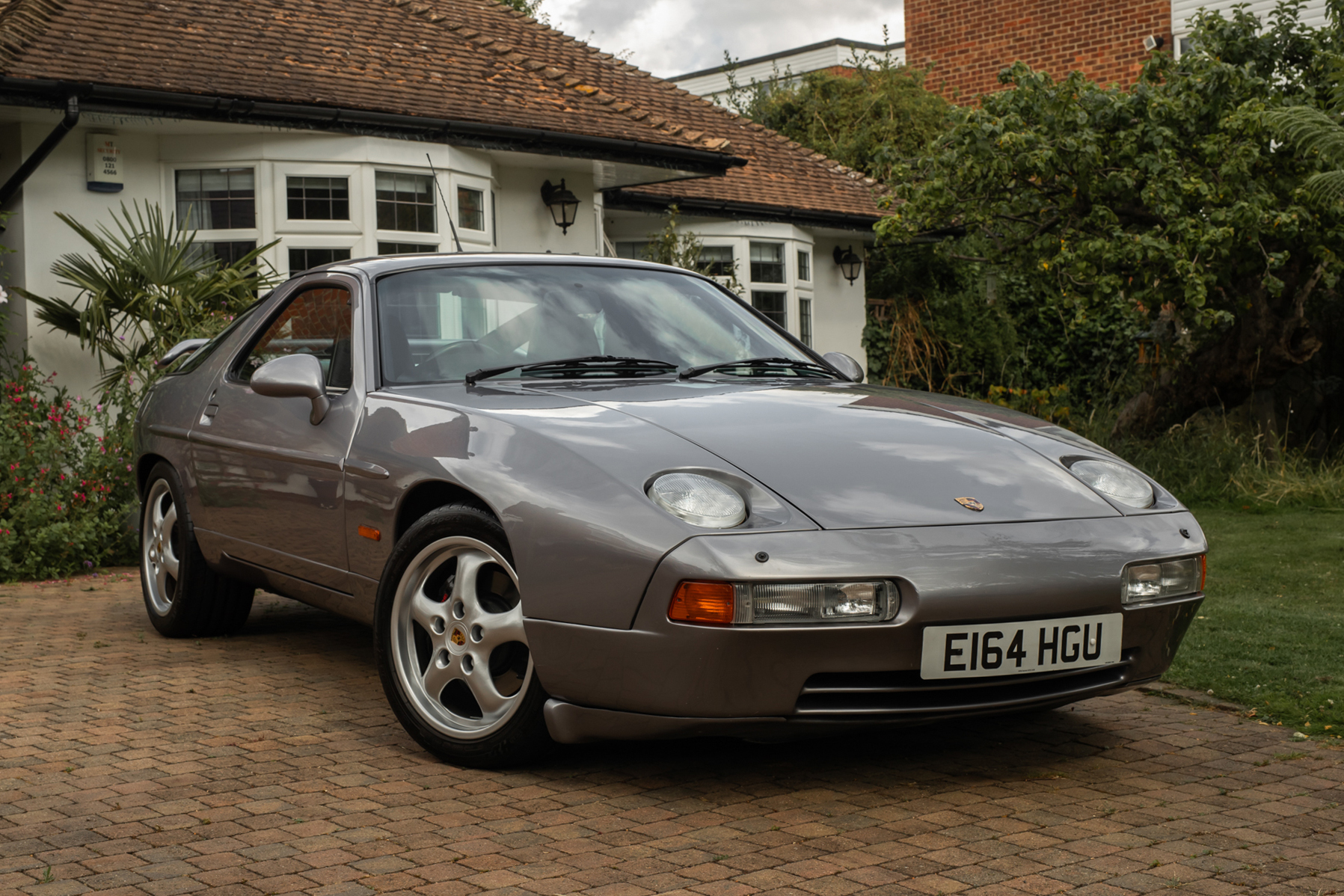 1988 PORSCHE 928 S4