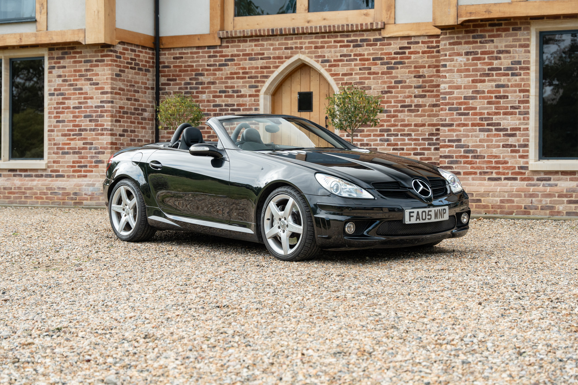 2005 MERCEDES-BENZ (R171) SLK55 AMG for sale by auction in Lingfield ...