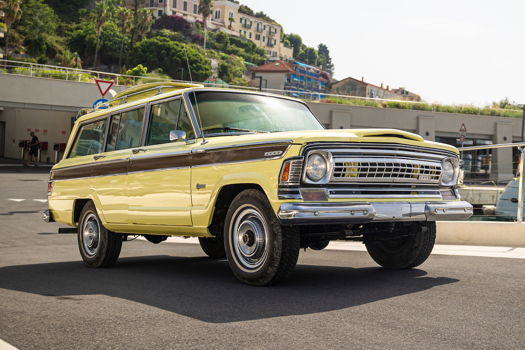 1973 JEEP WAGONEER