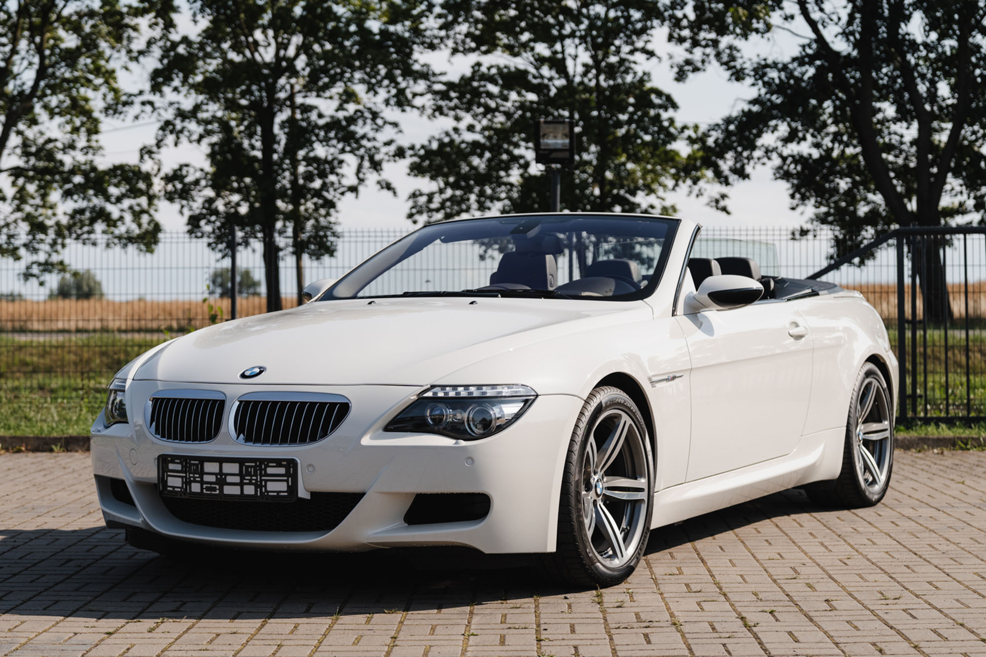 2007 BMW (E64) M6 CONVERTIBLE - 4,932 KM