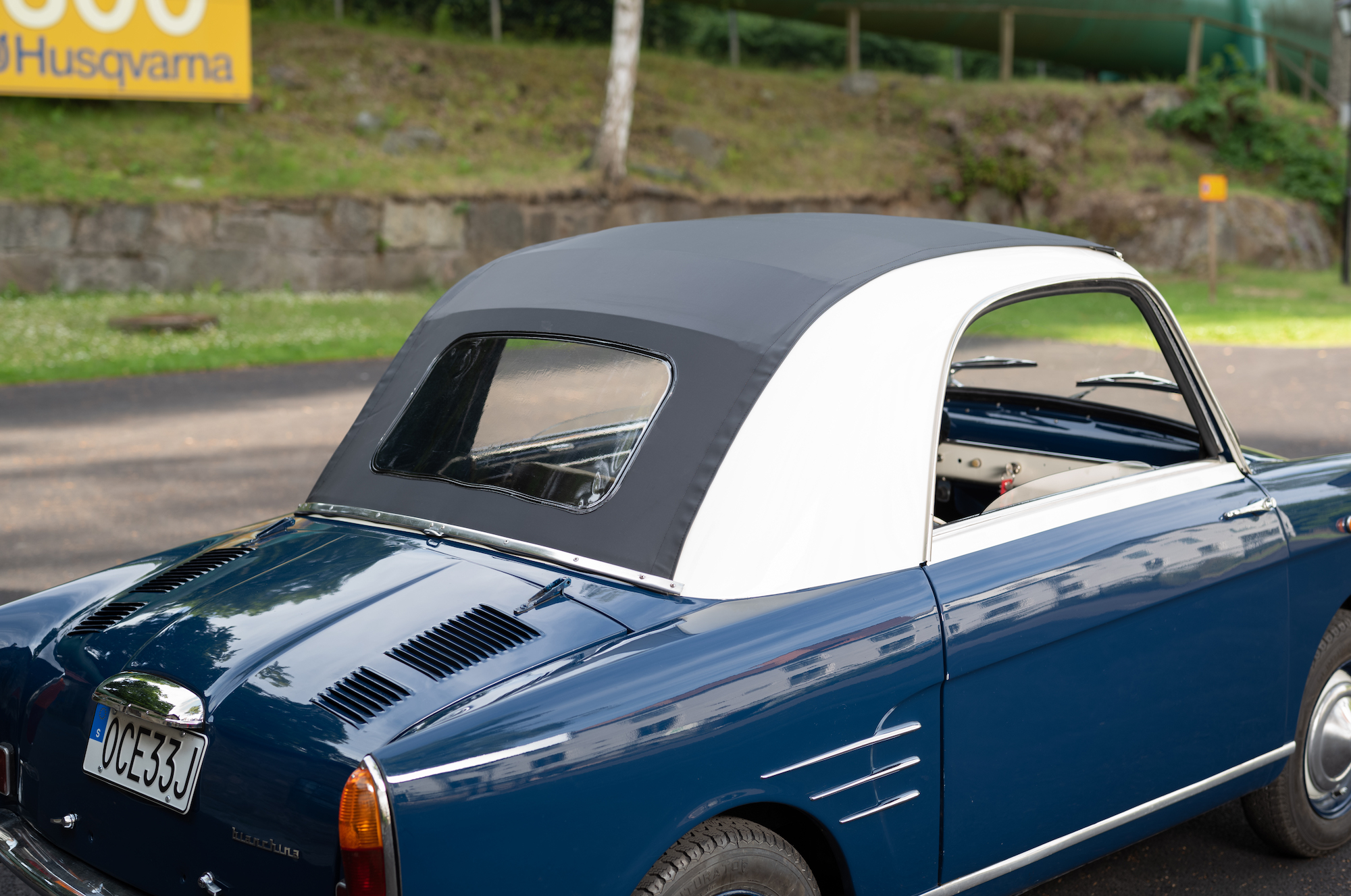 Modellauto Autobianchi Bianchina Trasformabile 1958 Cabrio Rot 1:24 – Mit Vitrine Und Sockel, Metall/Plastik
