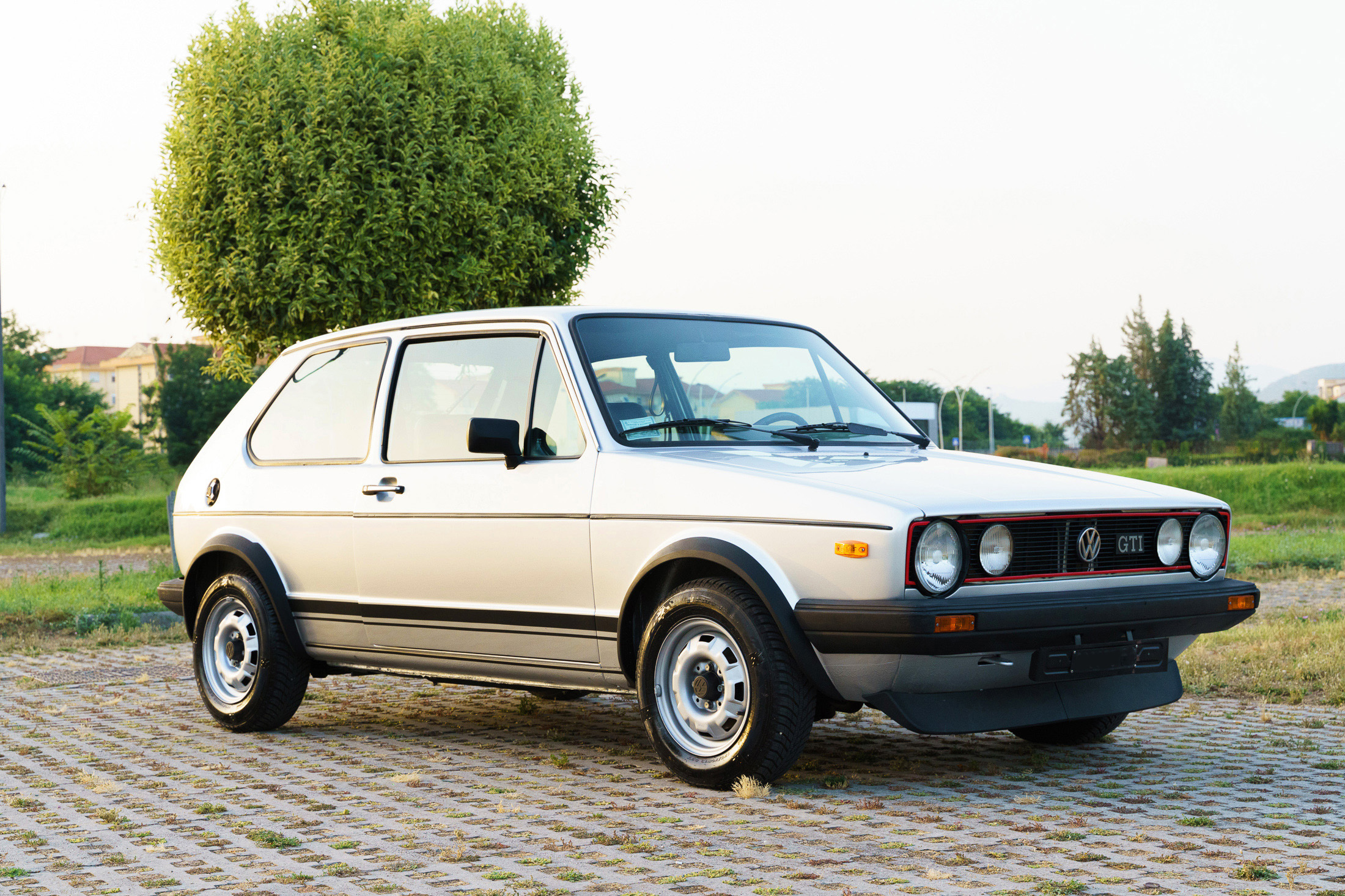 1981 VOLKSWAGEN GOLF (MK1) GTI