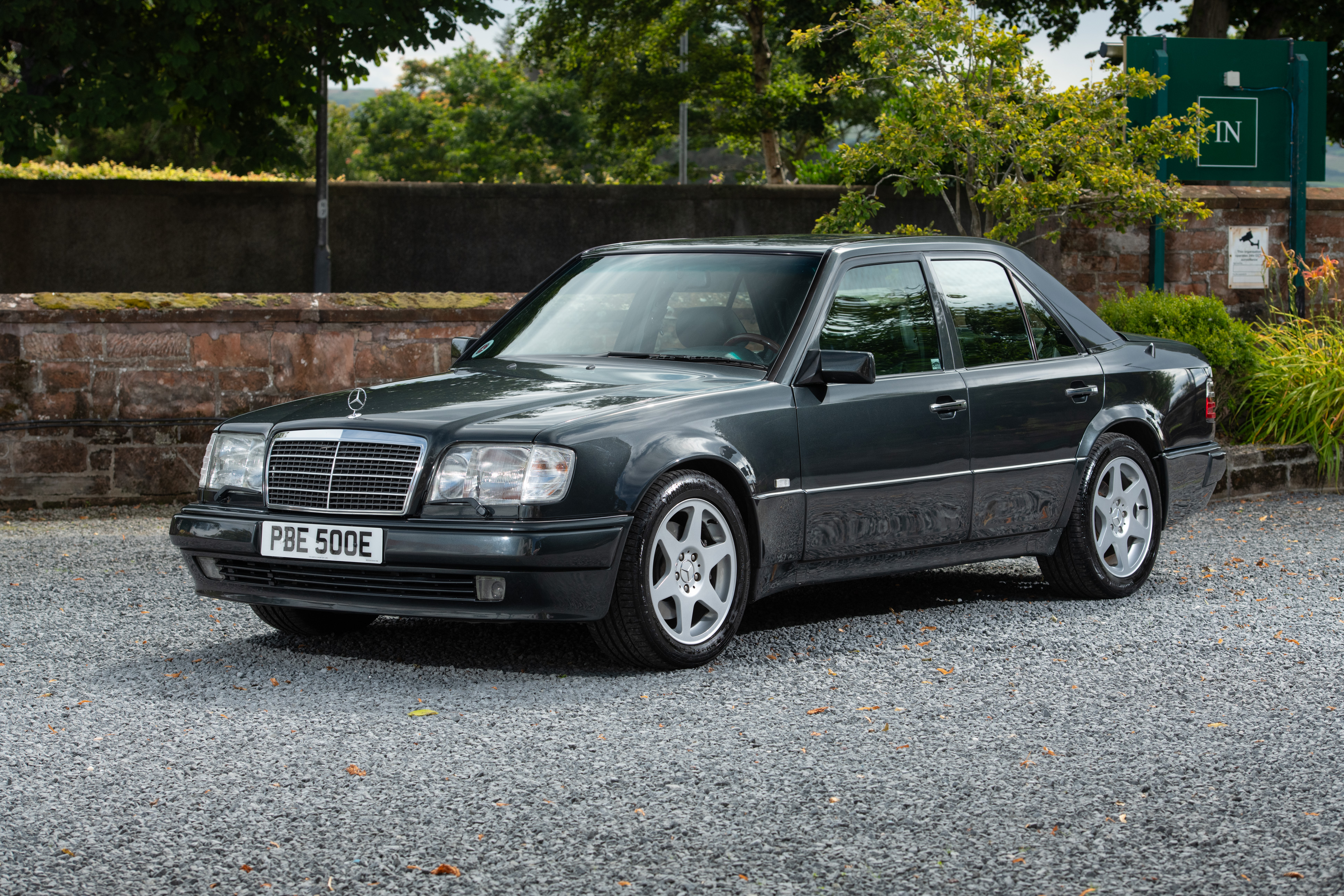 W124 E500 For Sale Wallpaper For Iphone