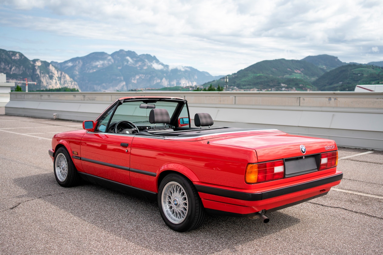 Performance sport exhaust for BMW E30 320i, BMW E30 320i (Sedan - Coupè  -Touring - Cabrio) '88 -> '91, BMW Classic, exhaust systems