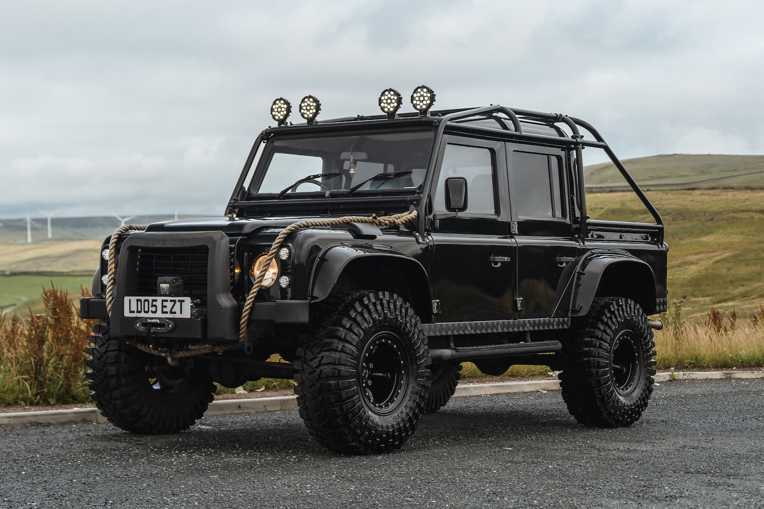 2005 LAND ROVER DEFENDER 110 TD5 DOUBLE CAB PICK UP 'SPECTRE EVOCATION'