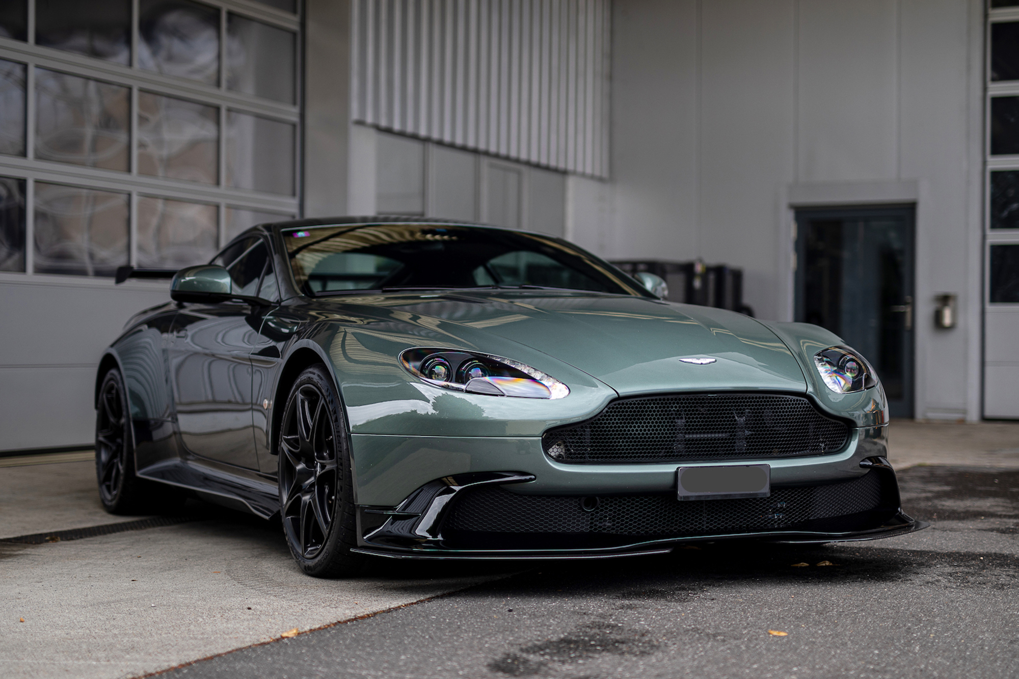 2017 ASTON MARTIN VANTAGE GT8