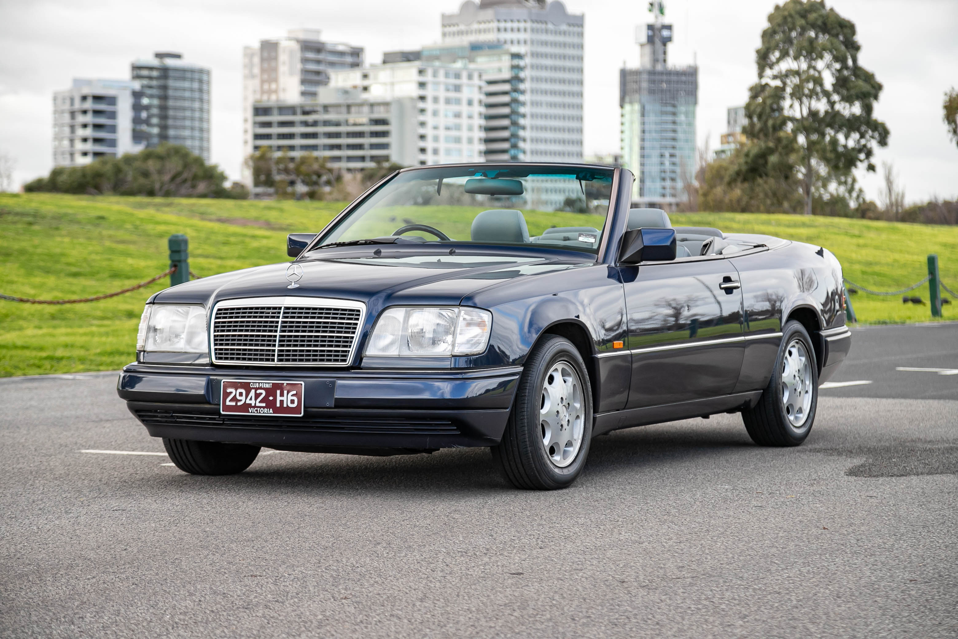 1994 MERCEDES-BENZ (W124) E220 CABRIOLET