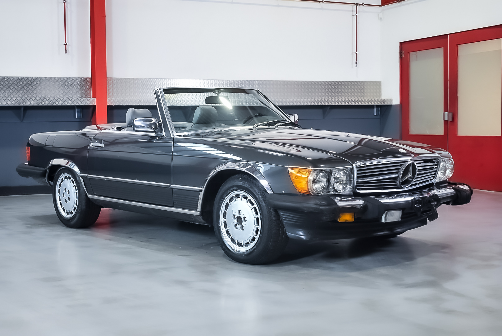 1986 MERCEDES-BENZ (R107) 560 SL