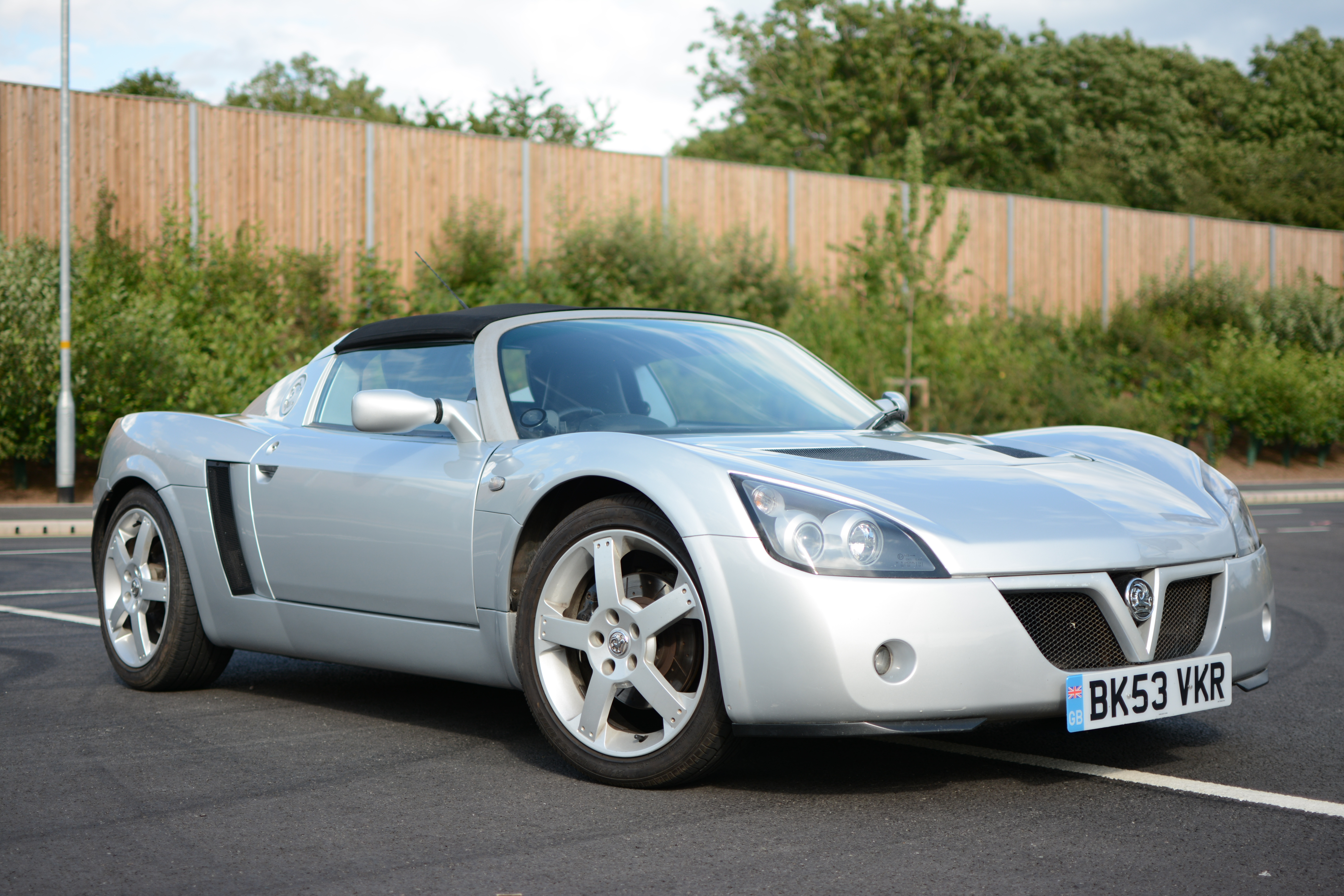 2003 VAUXHALL VX220