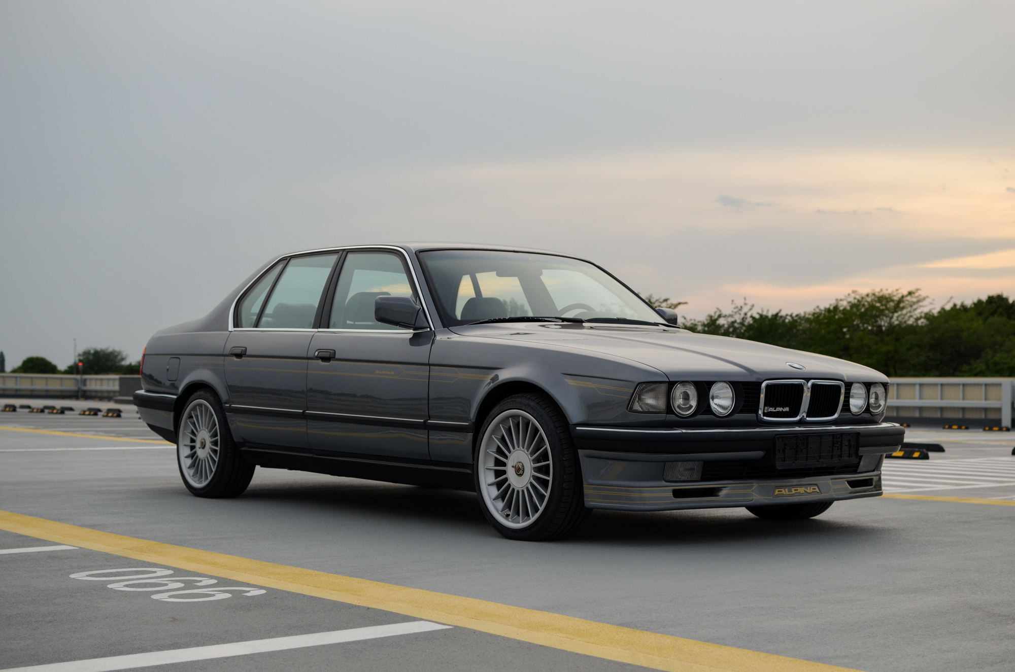 1992 BMW (E32) 730I