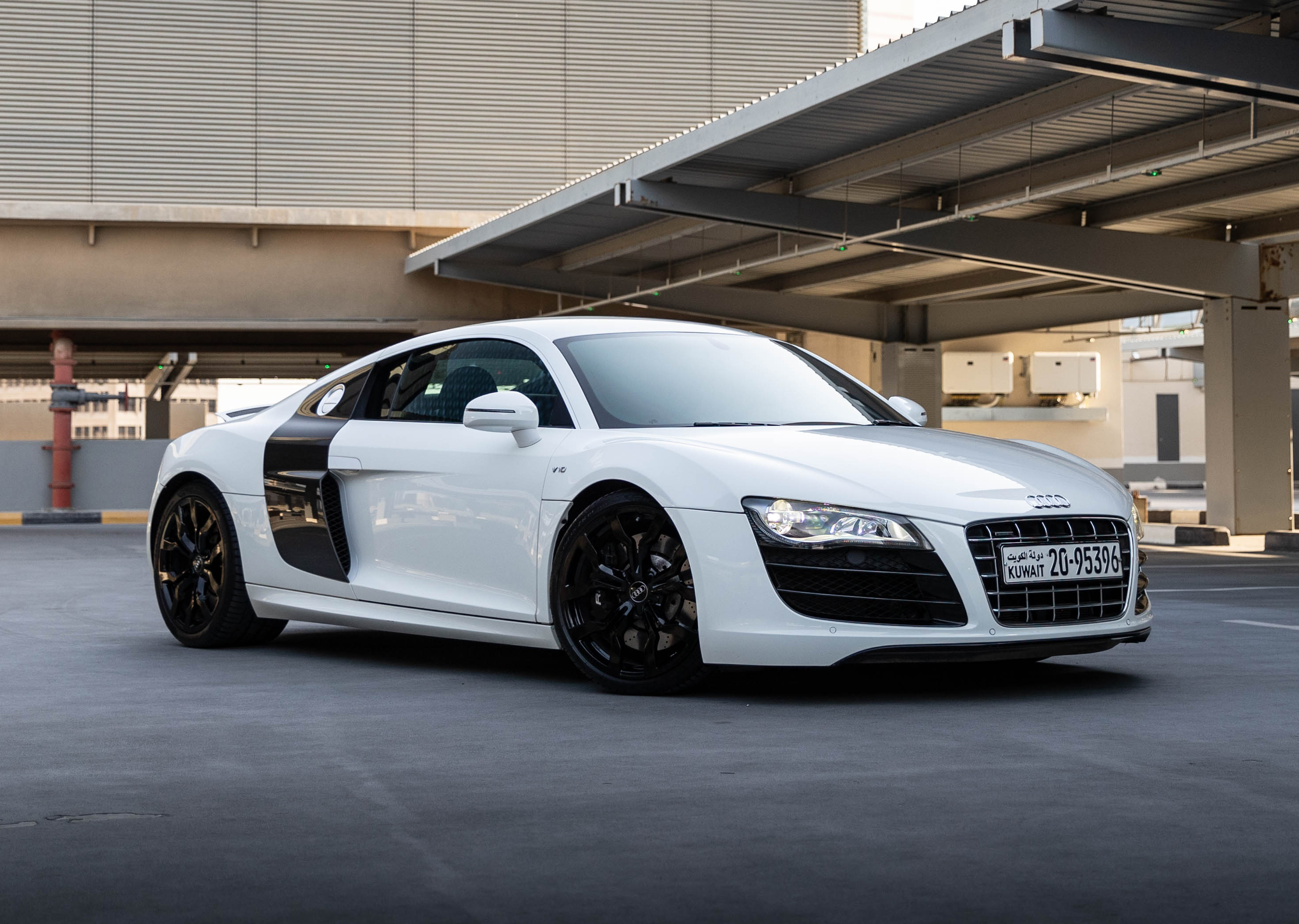 2013 AUDI R8 V10 - 14,523 KM