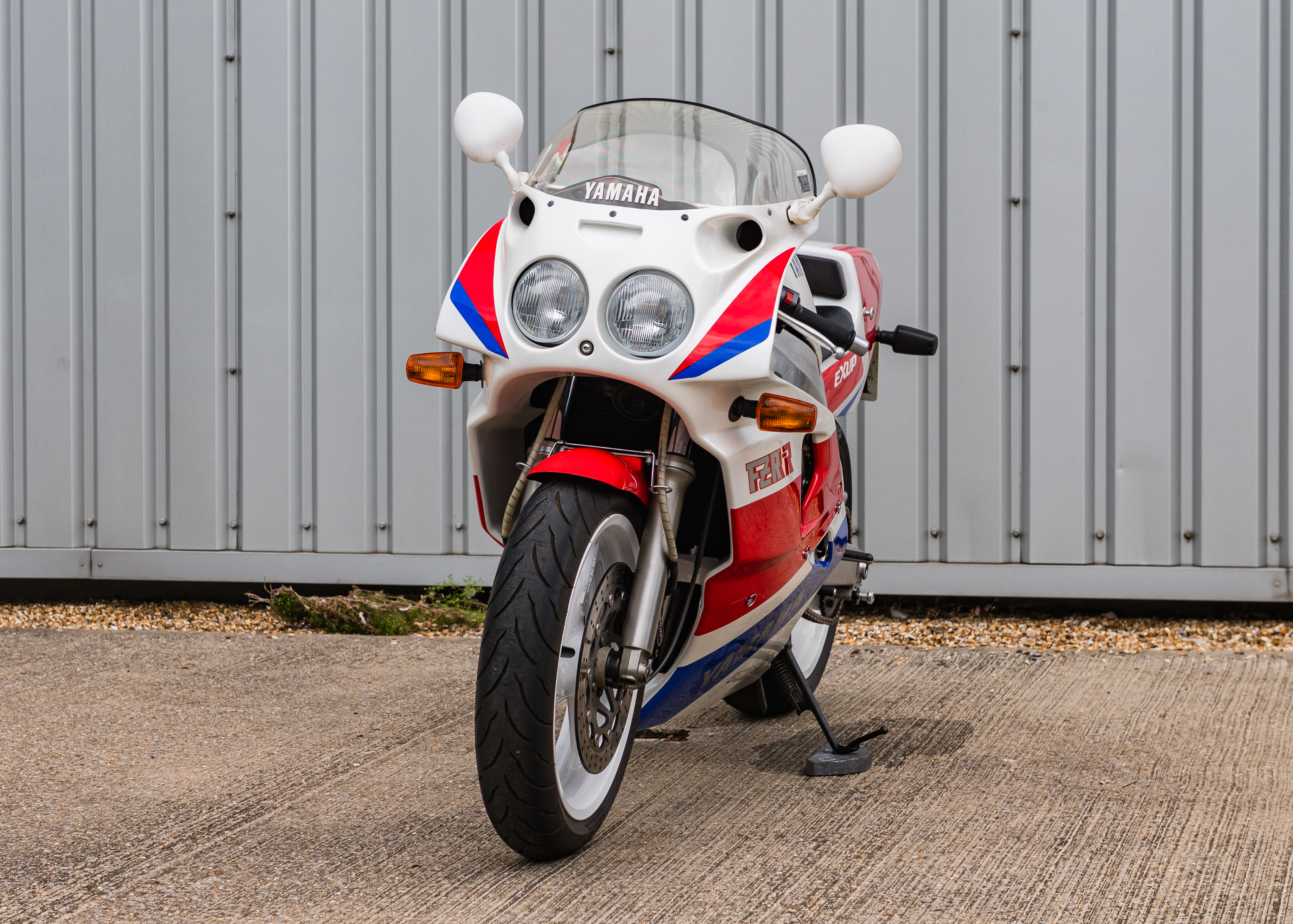 1989 YAMAHA FZR750R OW01 844 KM for sale by auction in Hoddesdon