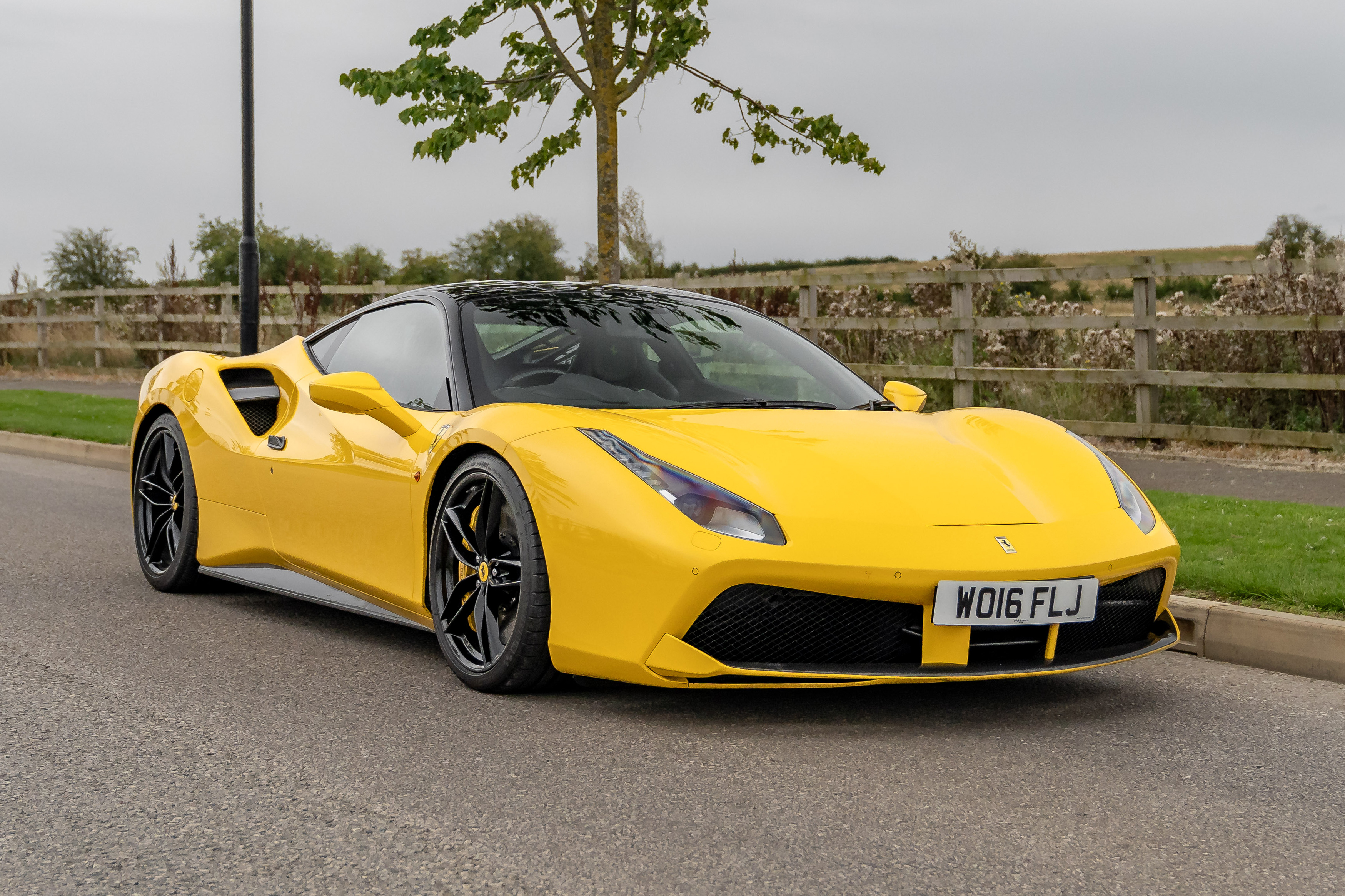 2016 FERRARI 488 GTB