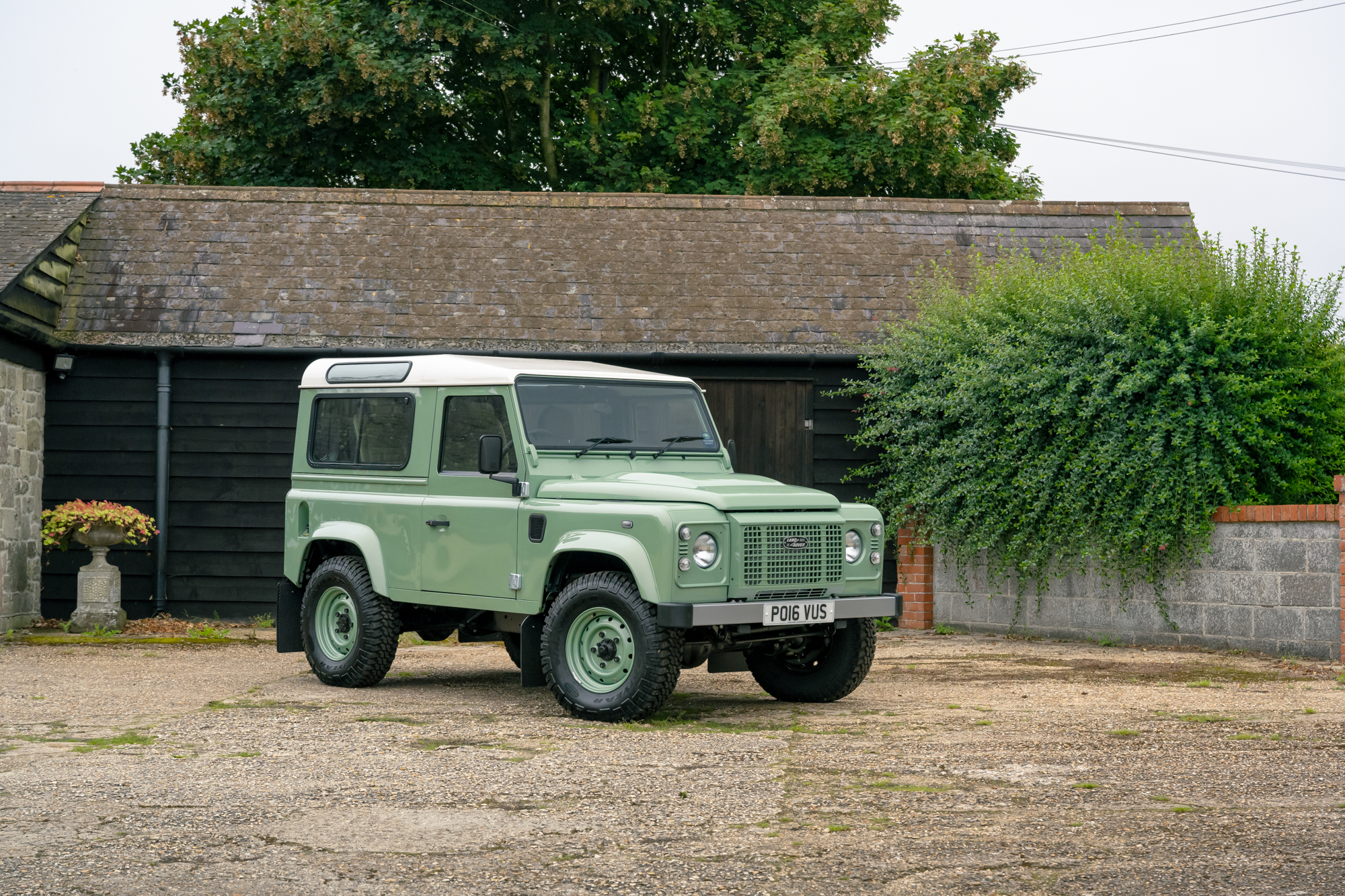 2016 LAND ROVER DEFENDER 90 HERITAGE - 13 MILES for sale by auction in ...