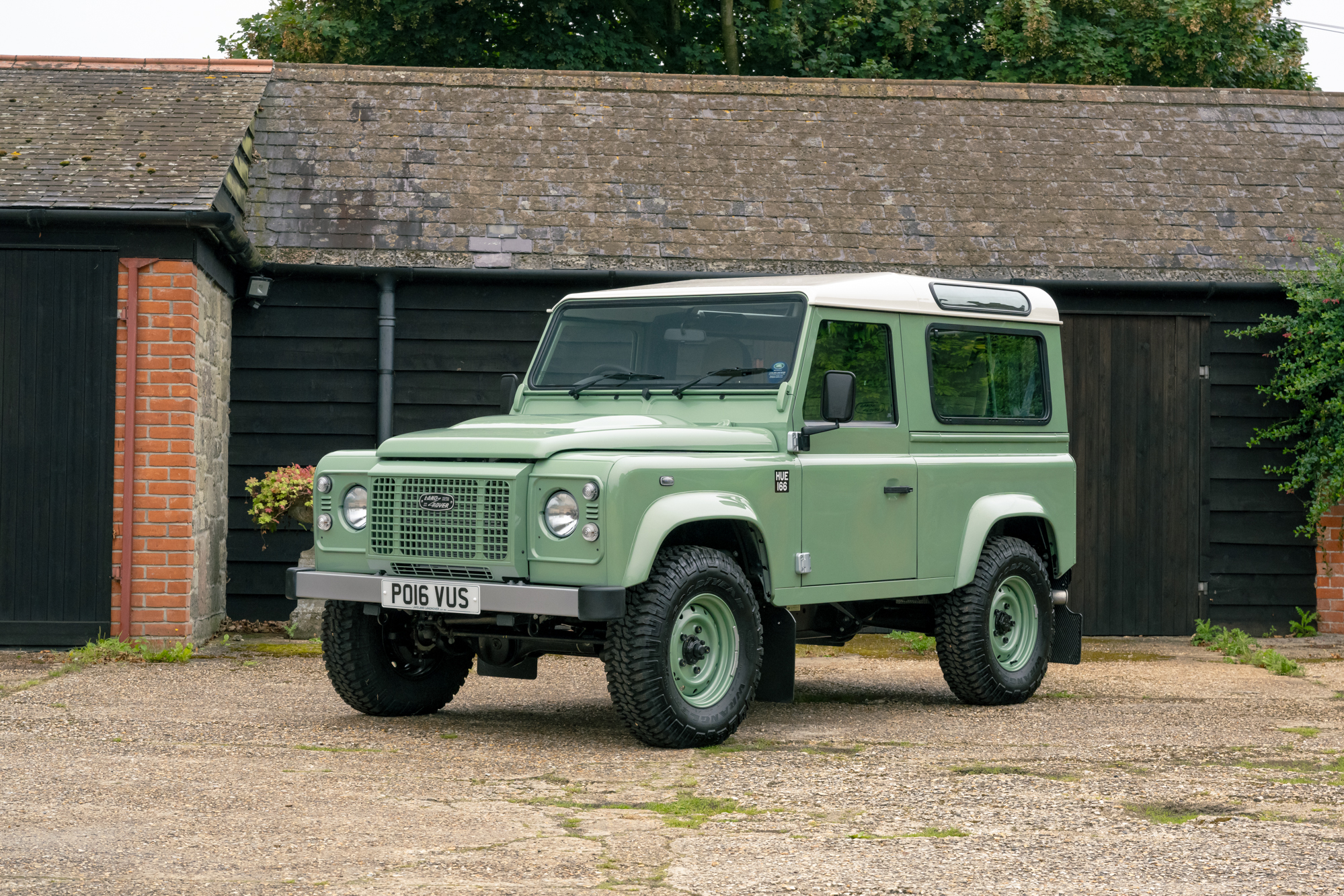 2016 LAND ROVER DEFENDER 90 HERITAGE - 13 MILES for sale by auction in ...