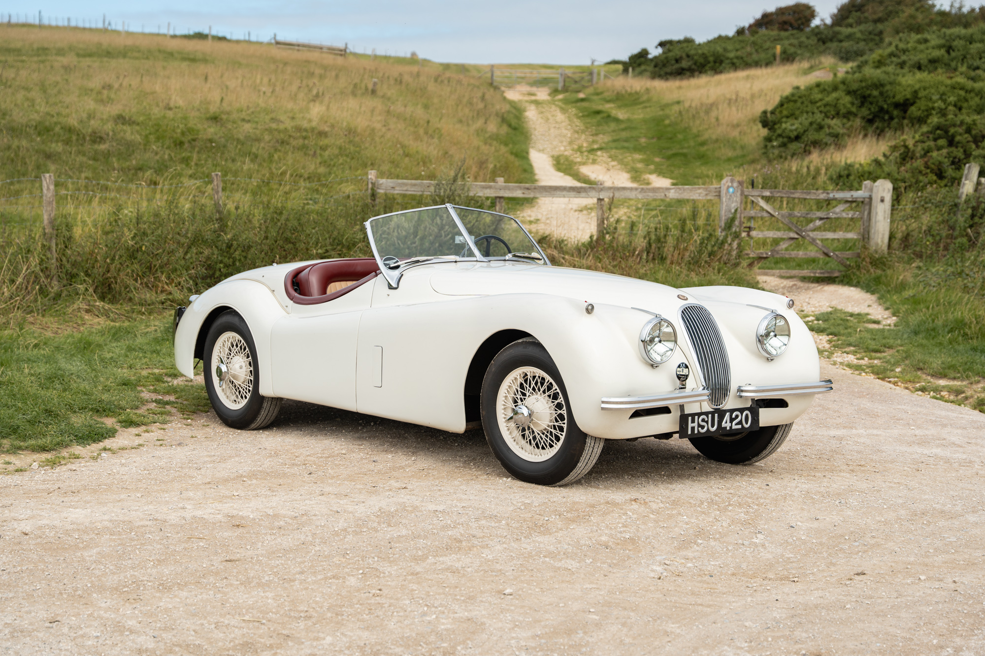 1952 JAGUAR XK120 SE ROADSTER