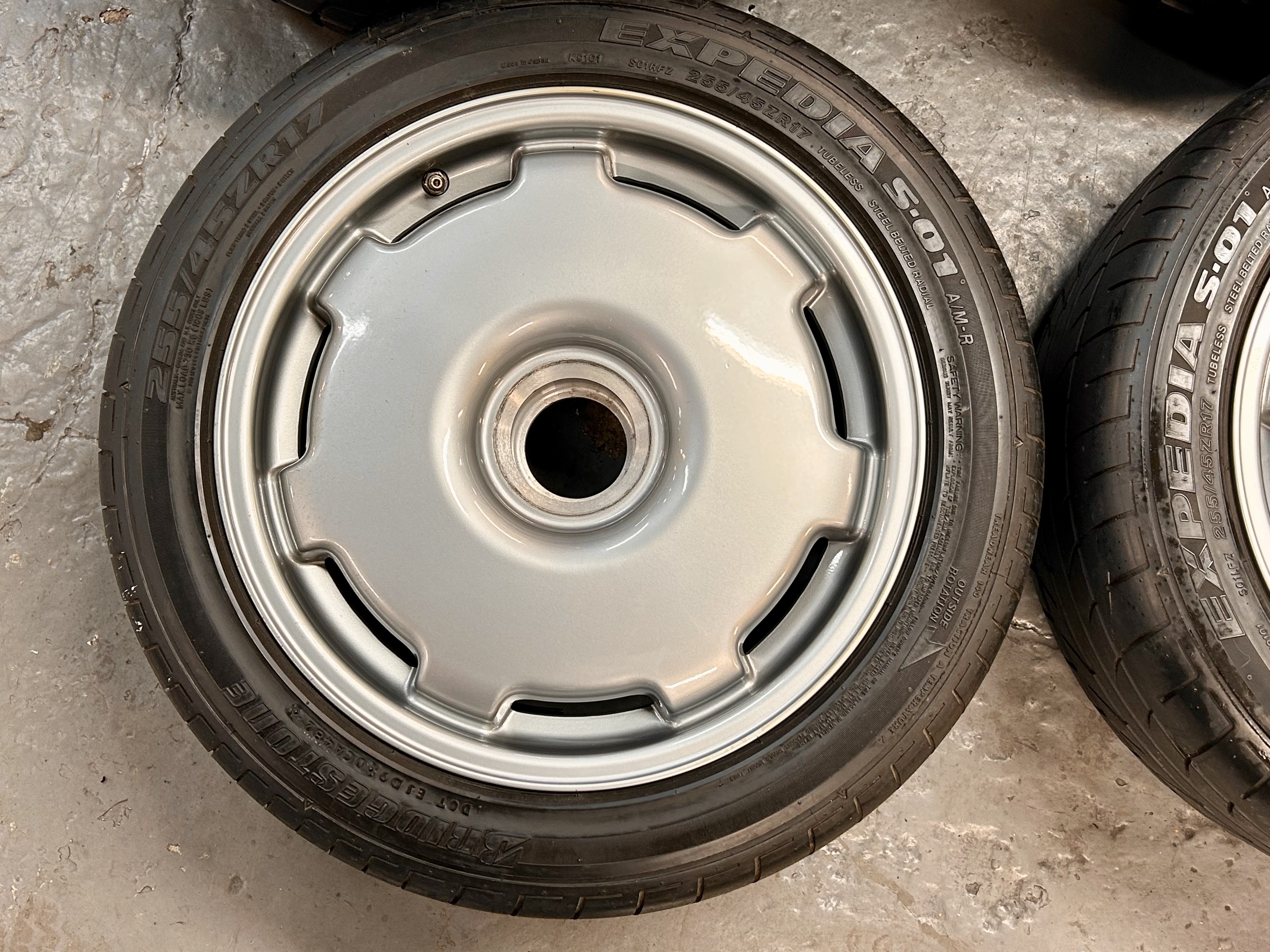 SET OF JAGUAR XJ220 WHEELS AND TYRES for sale by auction in Coventry ...
