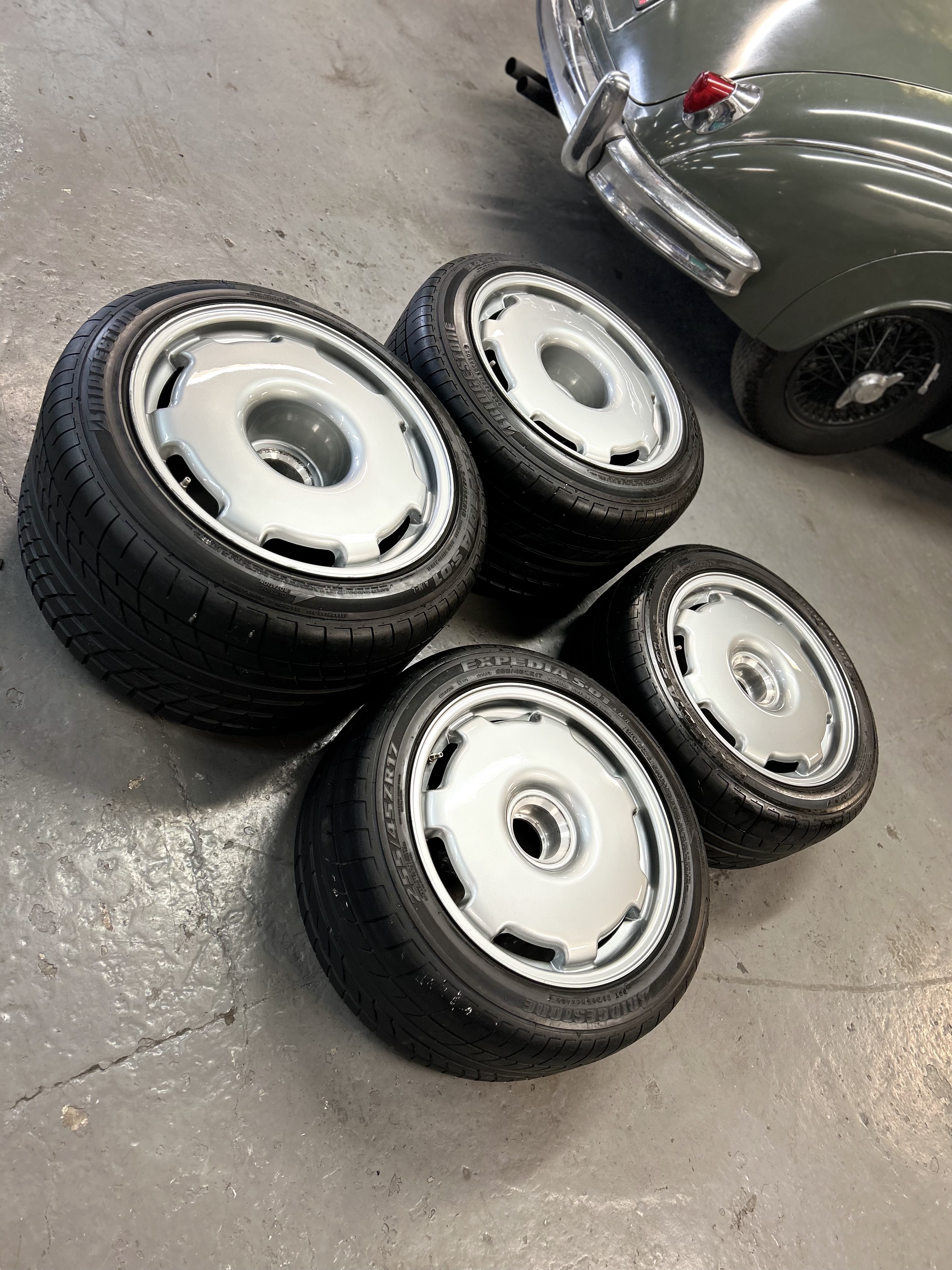 SET OF JAGUAR XJ220 WHEELS AND TYRES for sale by auction in Coventry ...