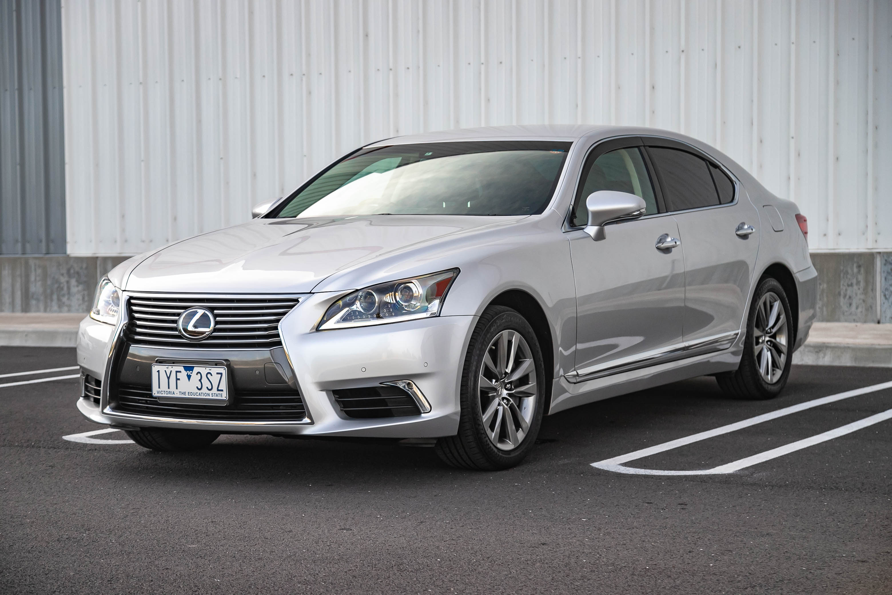 2014 Lexus LS460 Version L