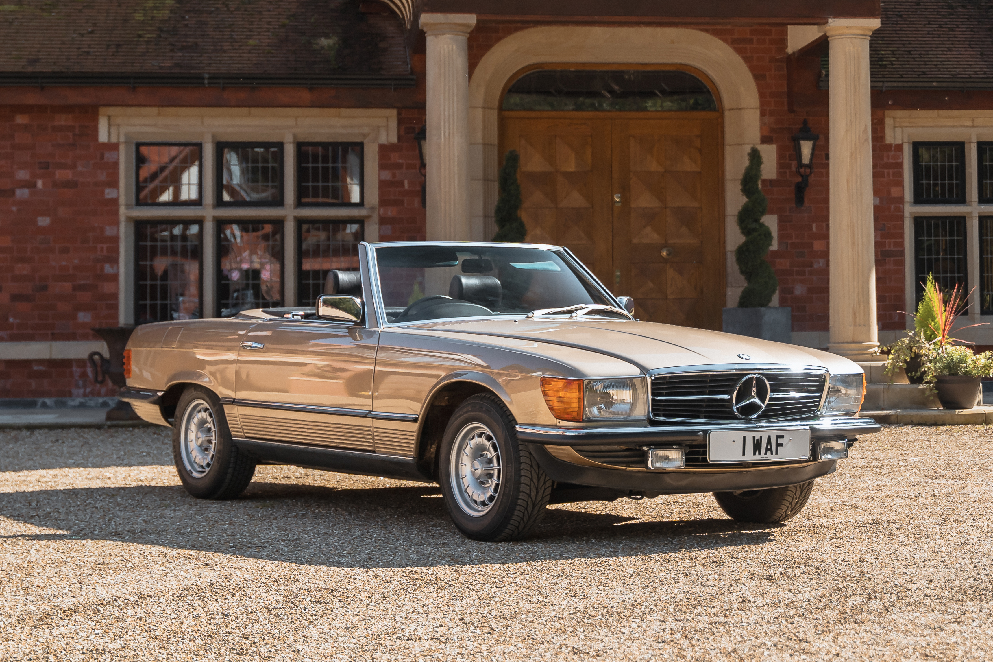 1982 MERCEDES-BENZ (R107) 280SL - 14,340 MILES