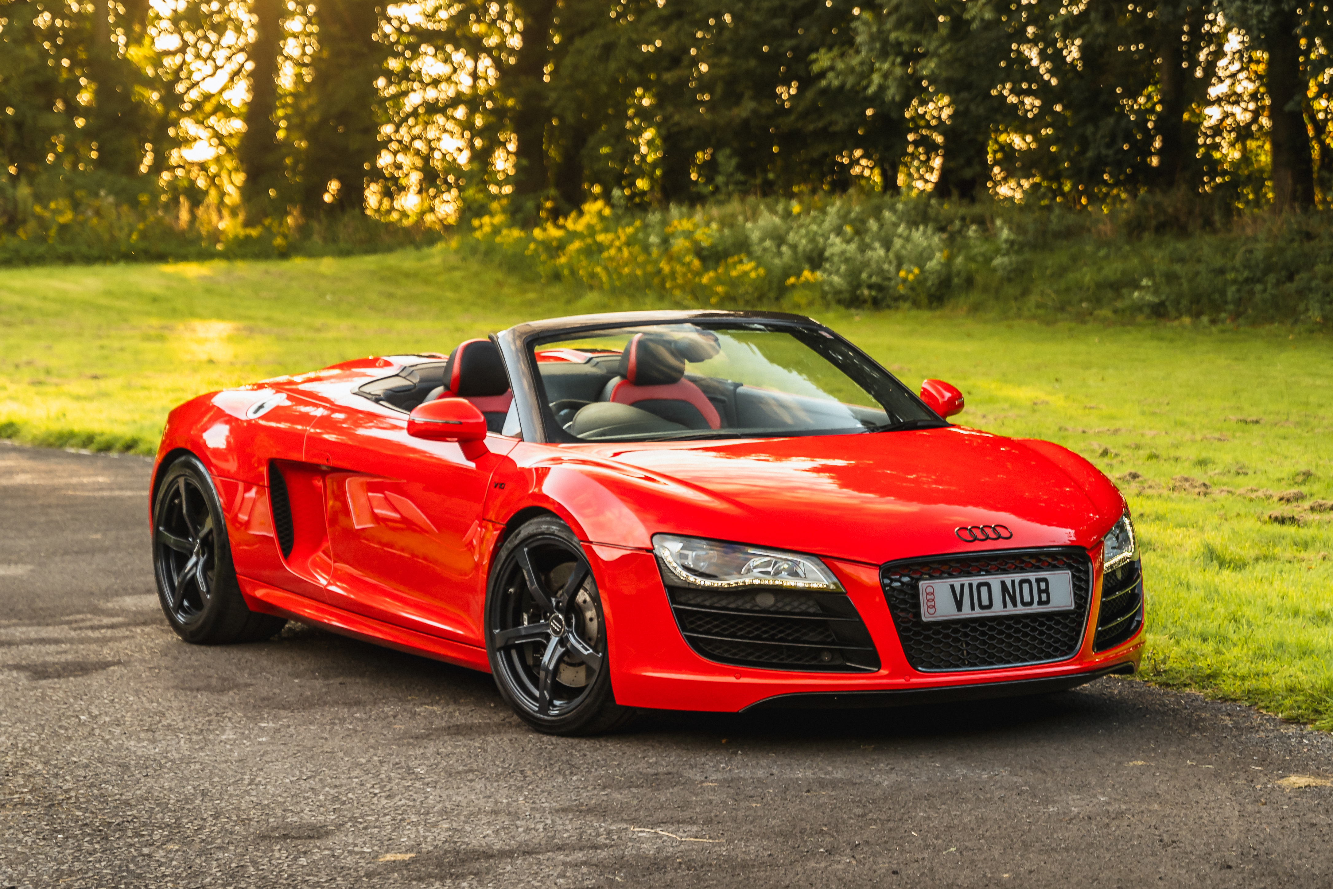 2010 AUDI R8 V10 SPYDER – MANUAL