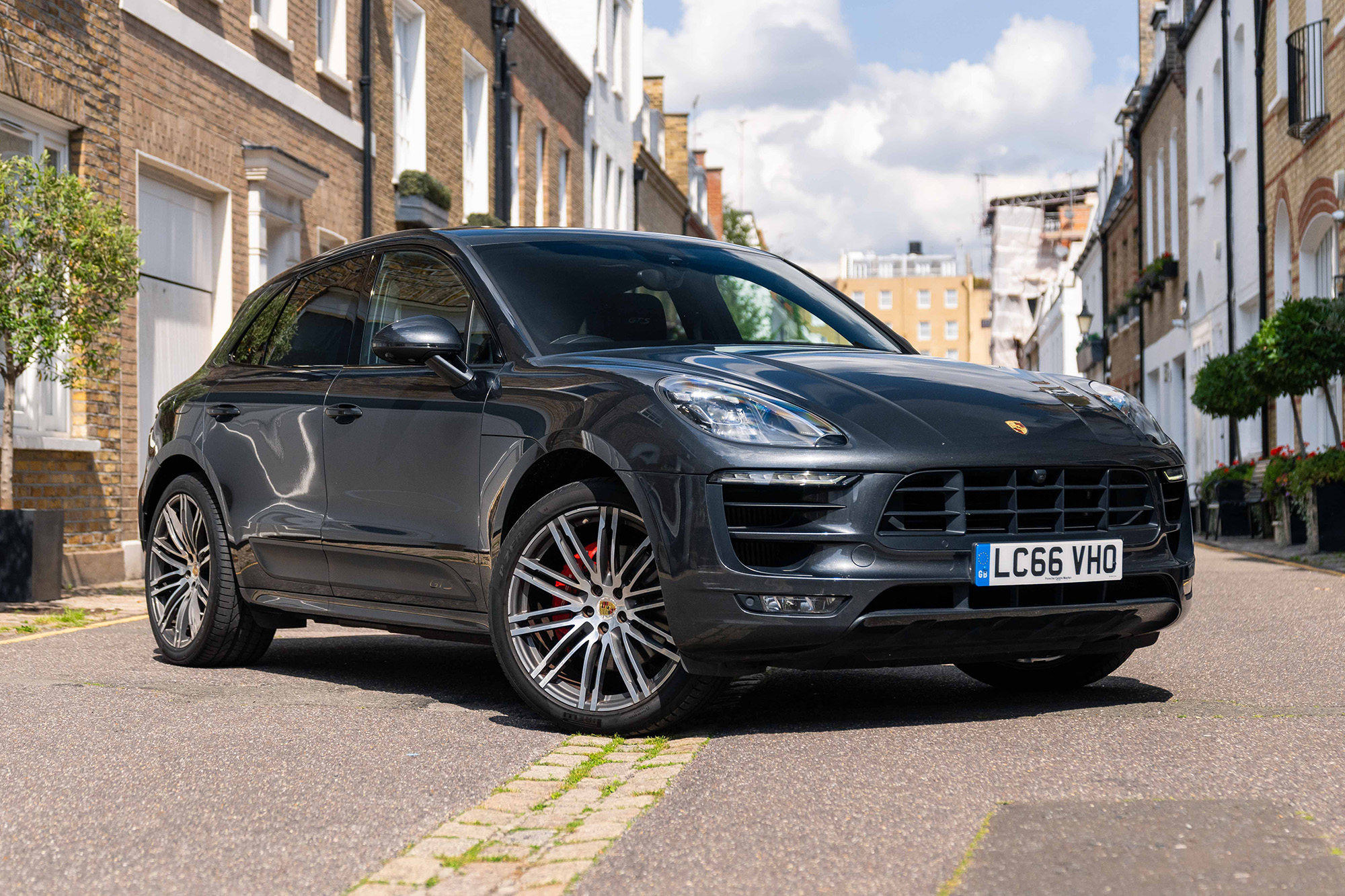 2016 PORSCHE MACAN GTS - 21,895 MILES