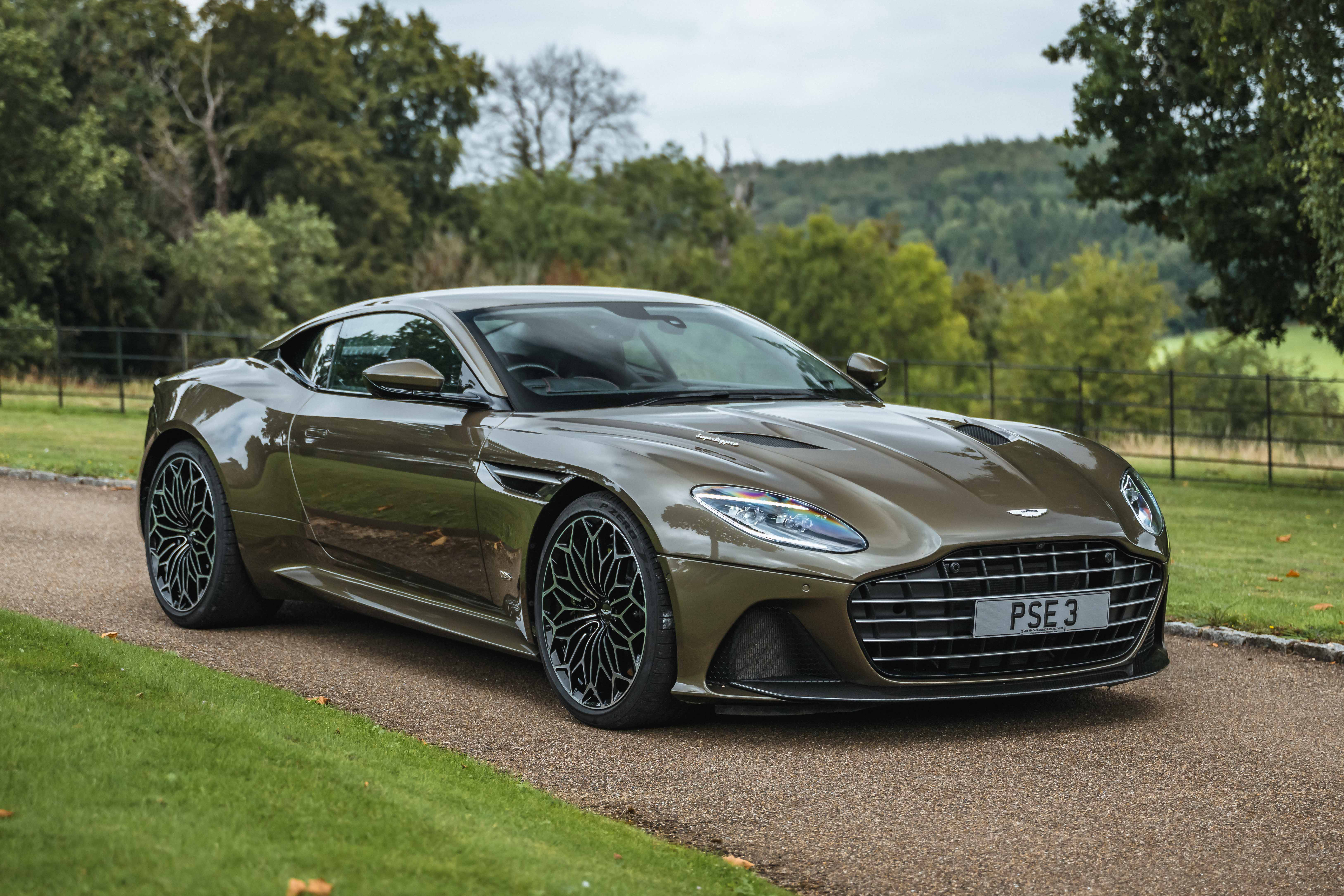 2019 ASTON MARTIN DBS SUPERLEGGERA - OHMSS EDITION