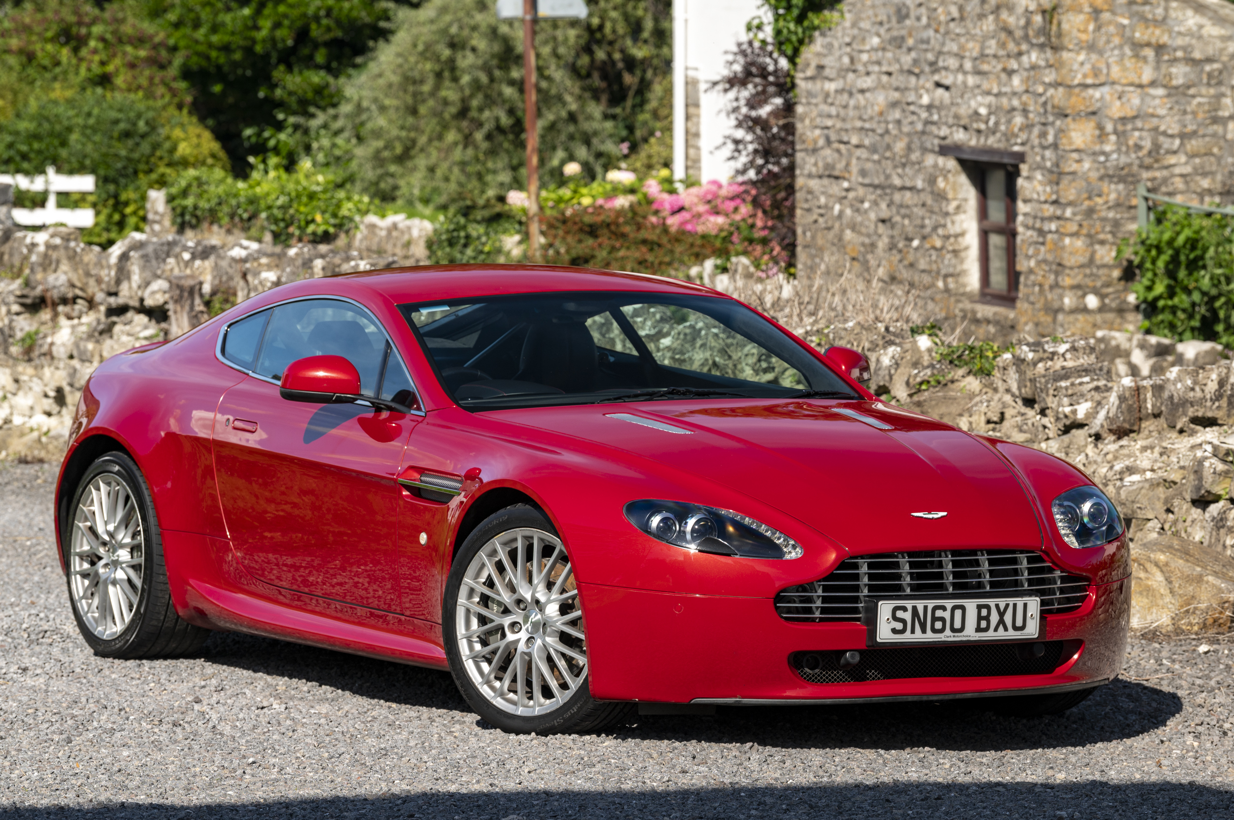 2011 ASTON MARTIN V8 VANTAGE