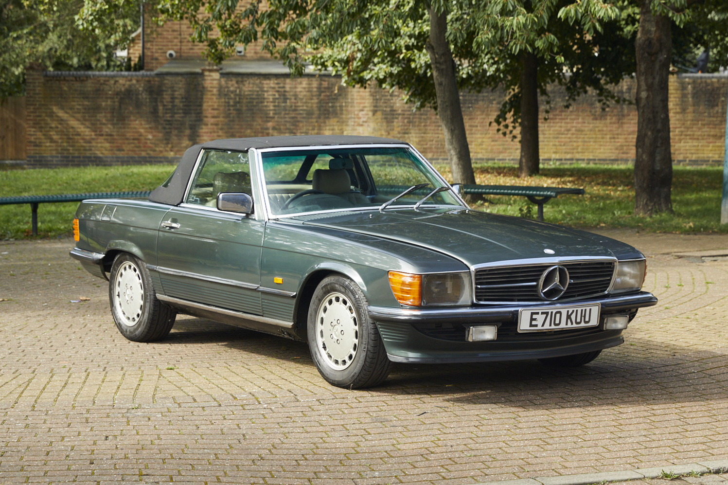 1987 MERCEDES-BENZ (R107) 300 SL