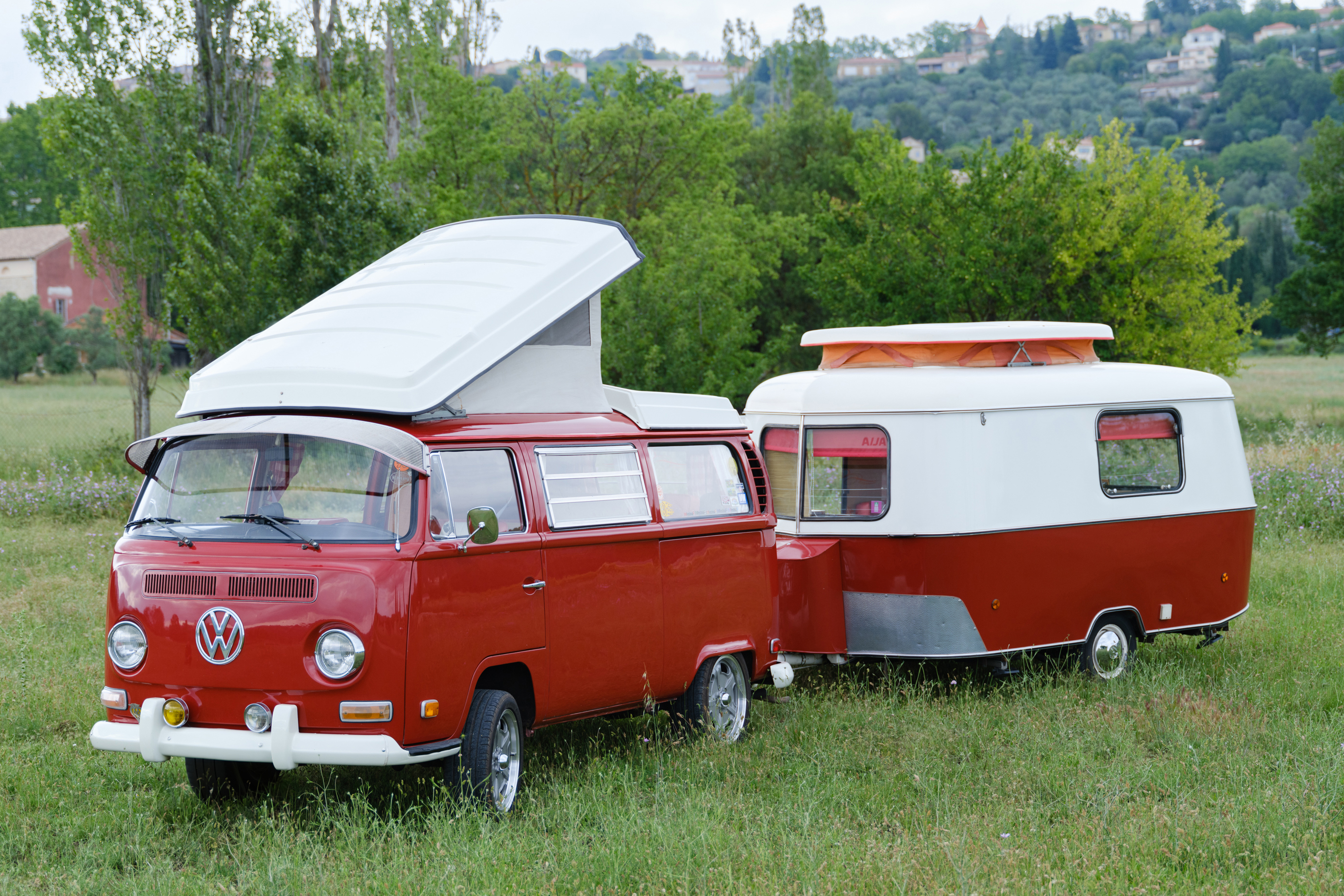 1971 VOLKSWAGEN TYPE 2 (T2) WESTFALIA CAMPER + ERIBA PAN FAMILIA CARAVAN