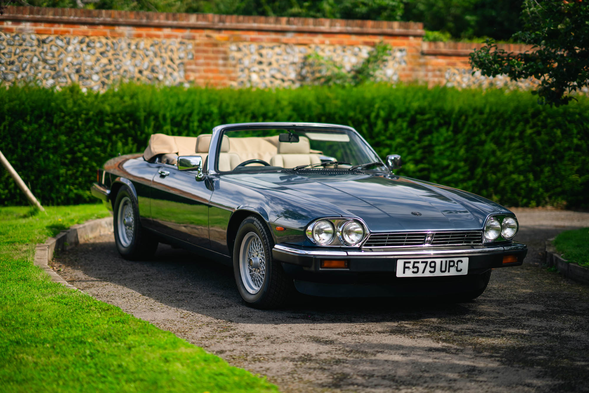Jaguar Xj S V12