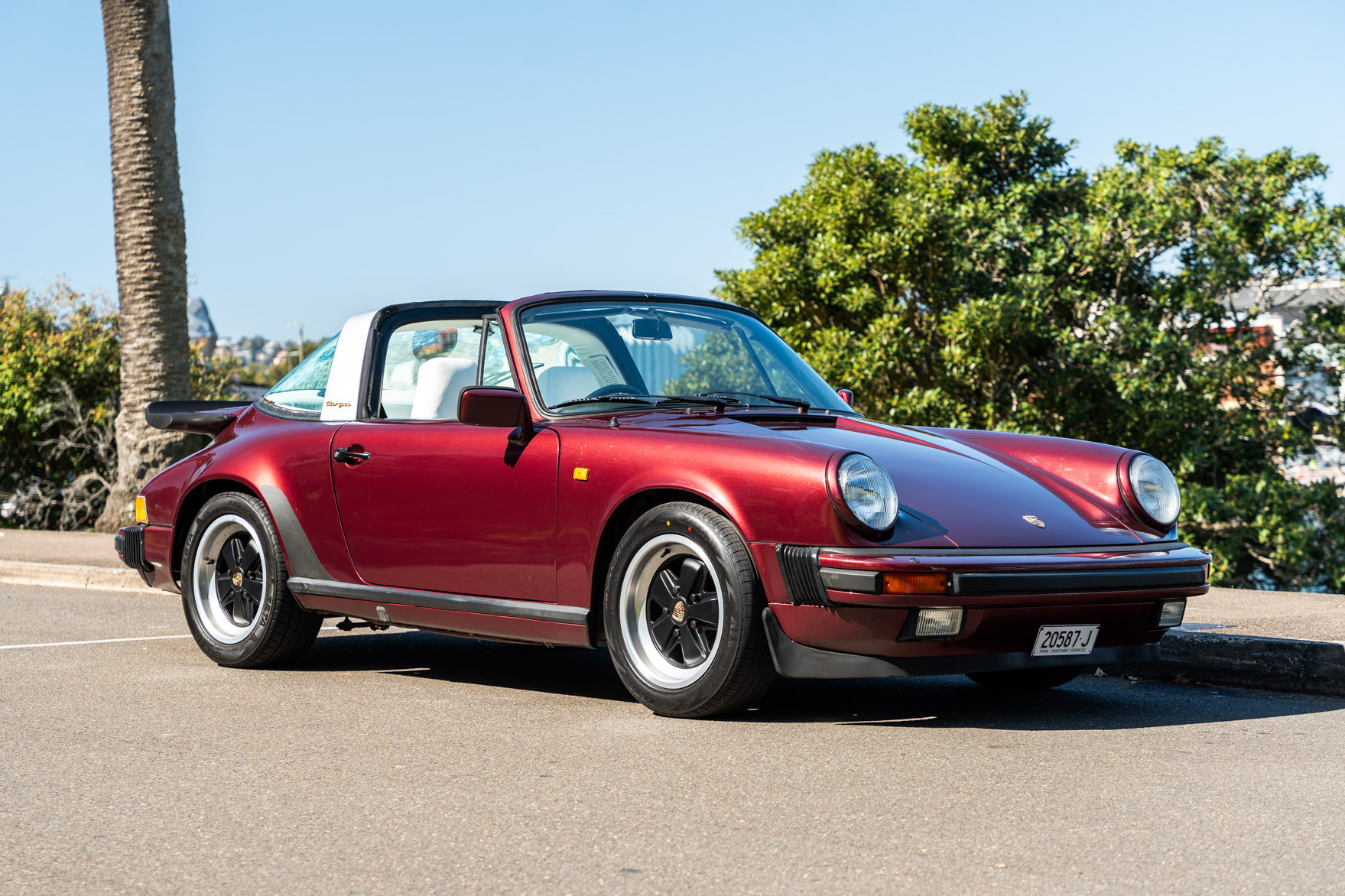 1984 PORSCHE 911 CARRERA 3.2 TARGA