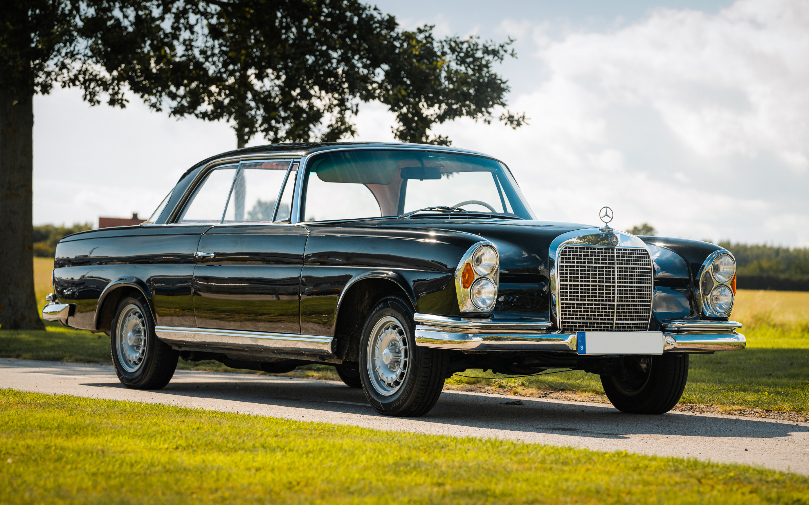 1969 MERCEDES-BENZ (W111) 280 SE COUPE