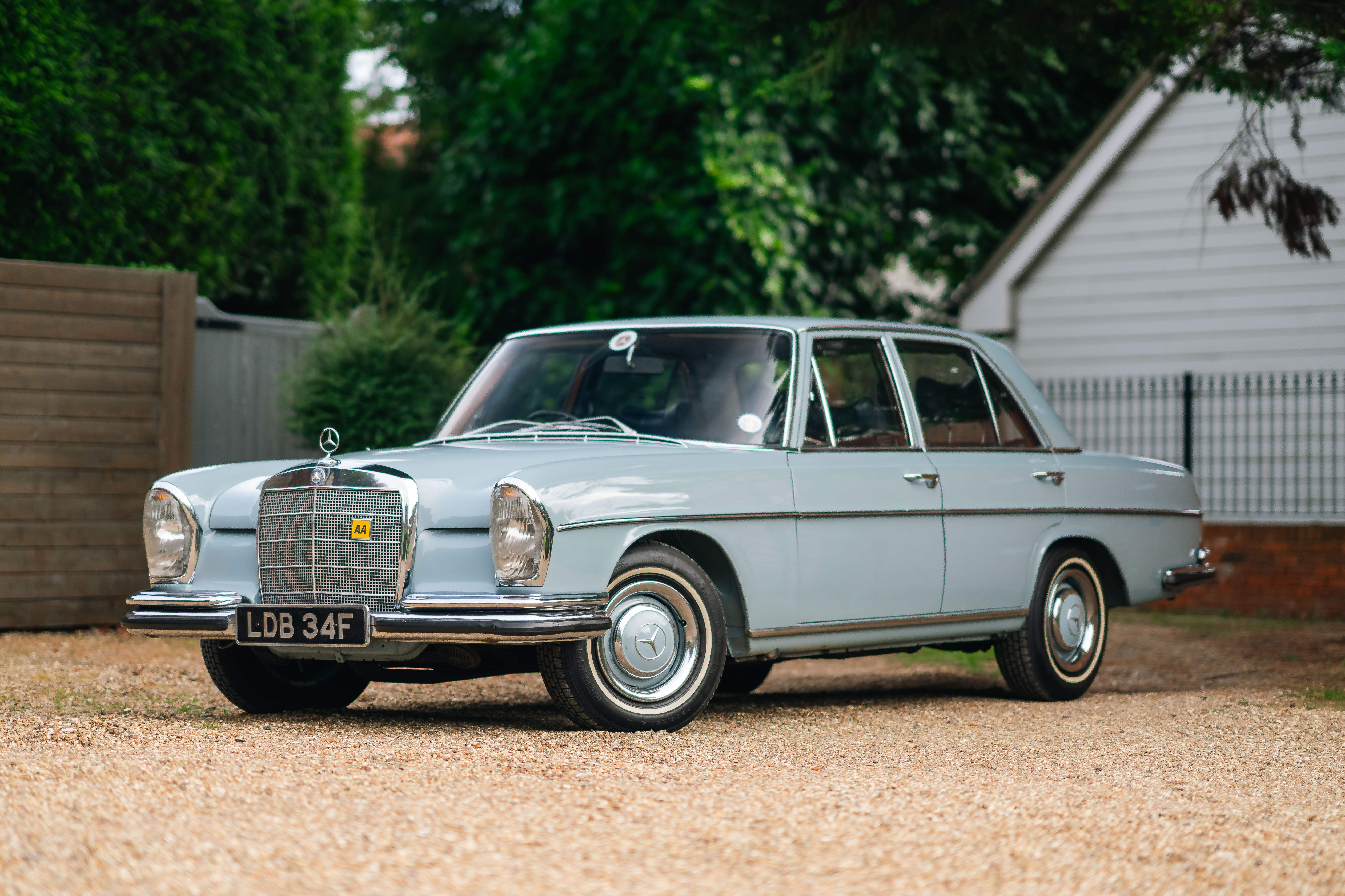 1968 MERCEDES-BENZ (W108) 250 SE