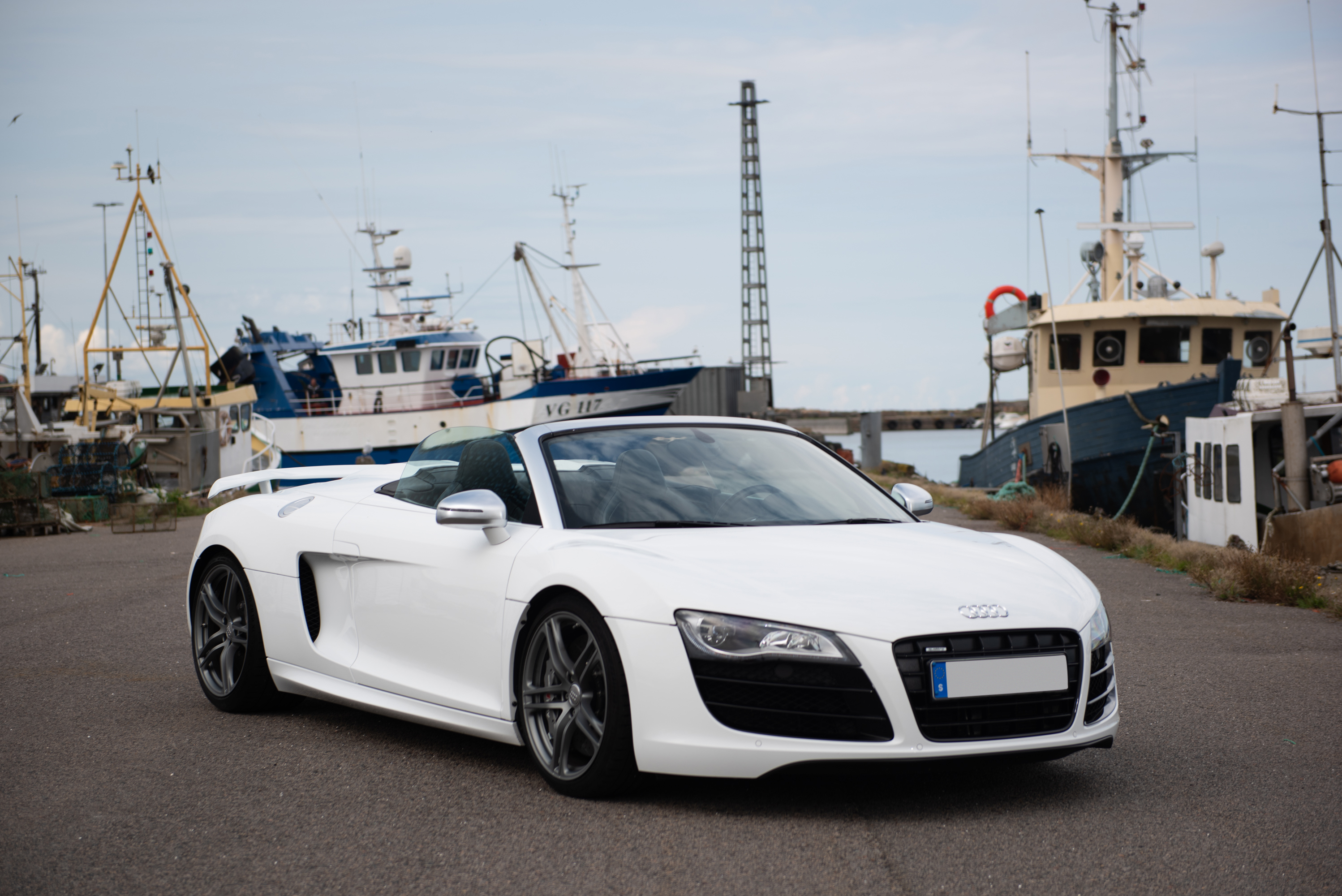 2011 AUDI R8 V10 SPYDER - MANUAL