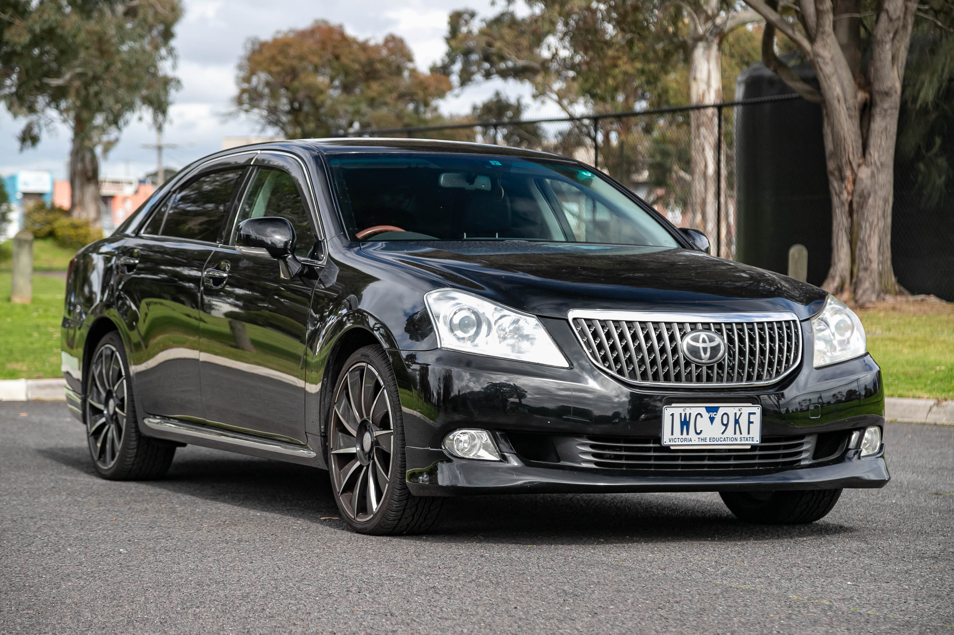 2010 TOYOTA CROWN MAJESTA