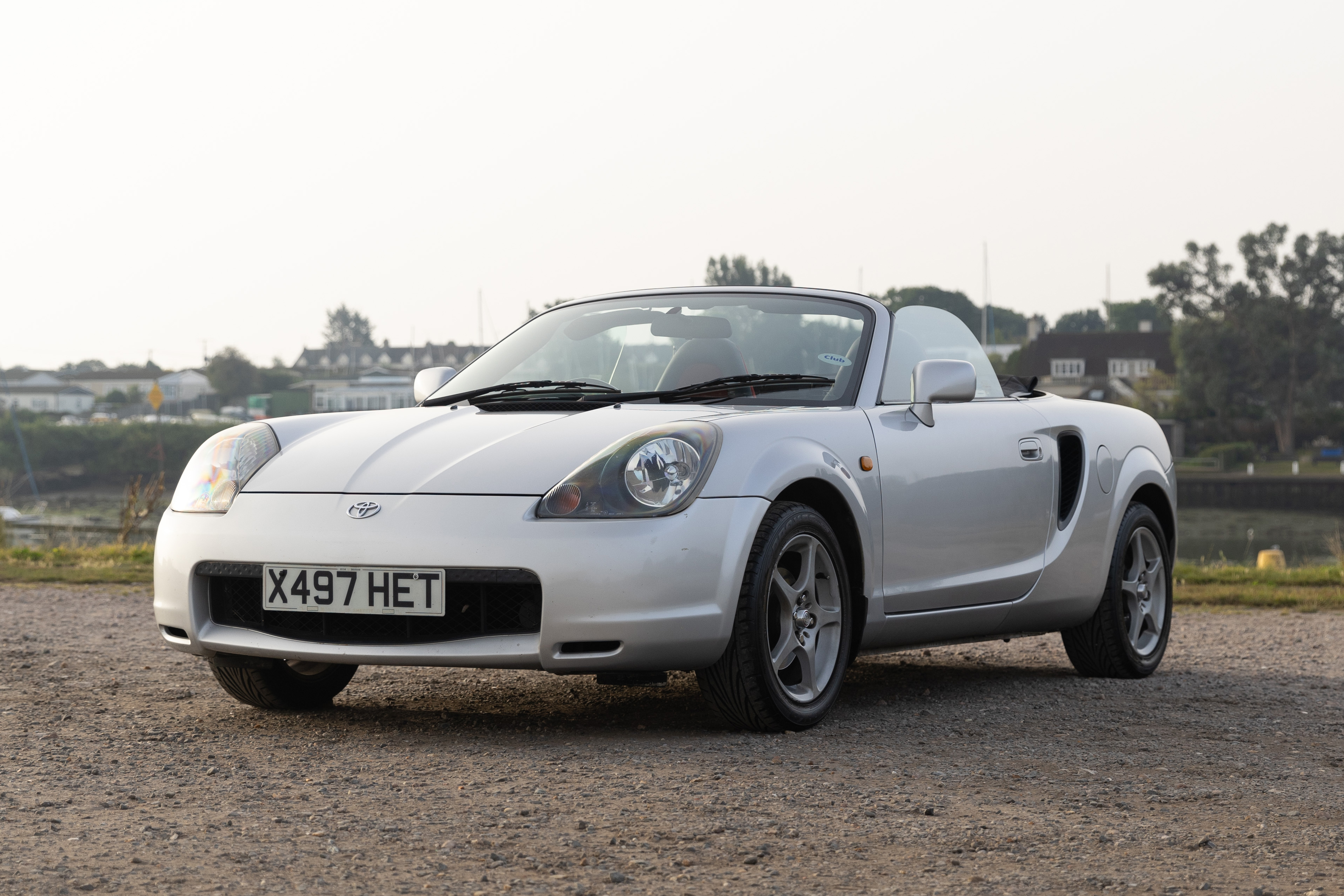 2000 Toyota MR2