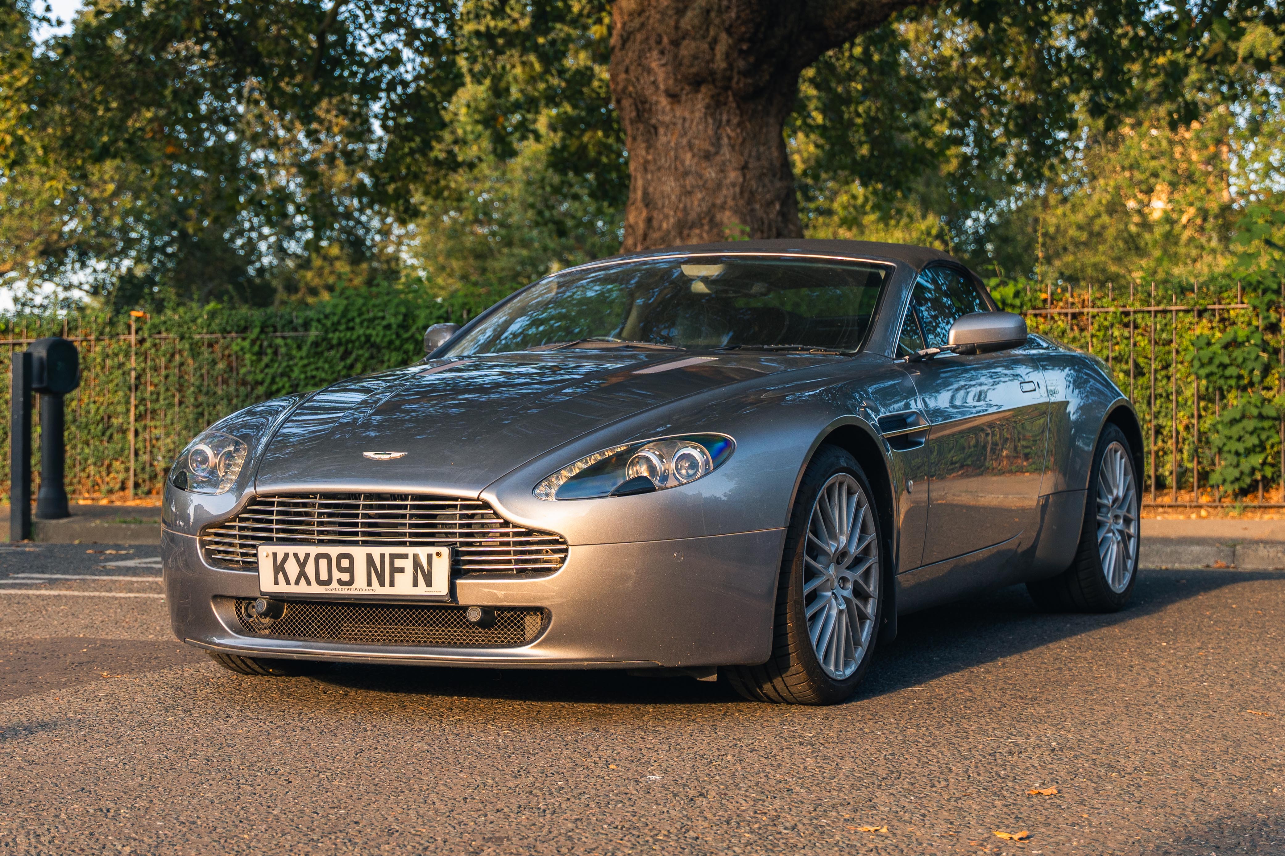 2009 Aston Martin V8 Vantage Roadster - Manual