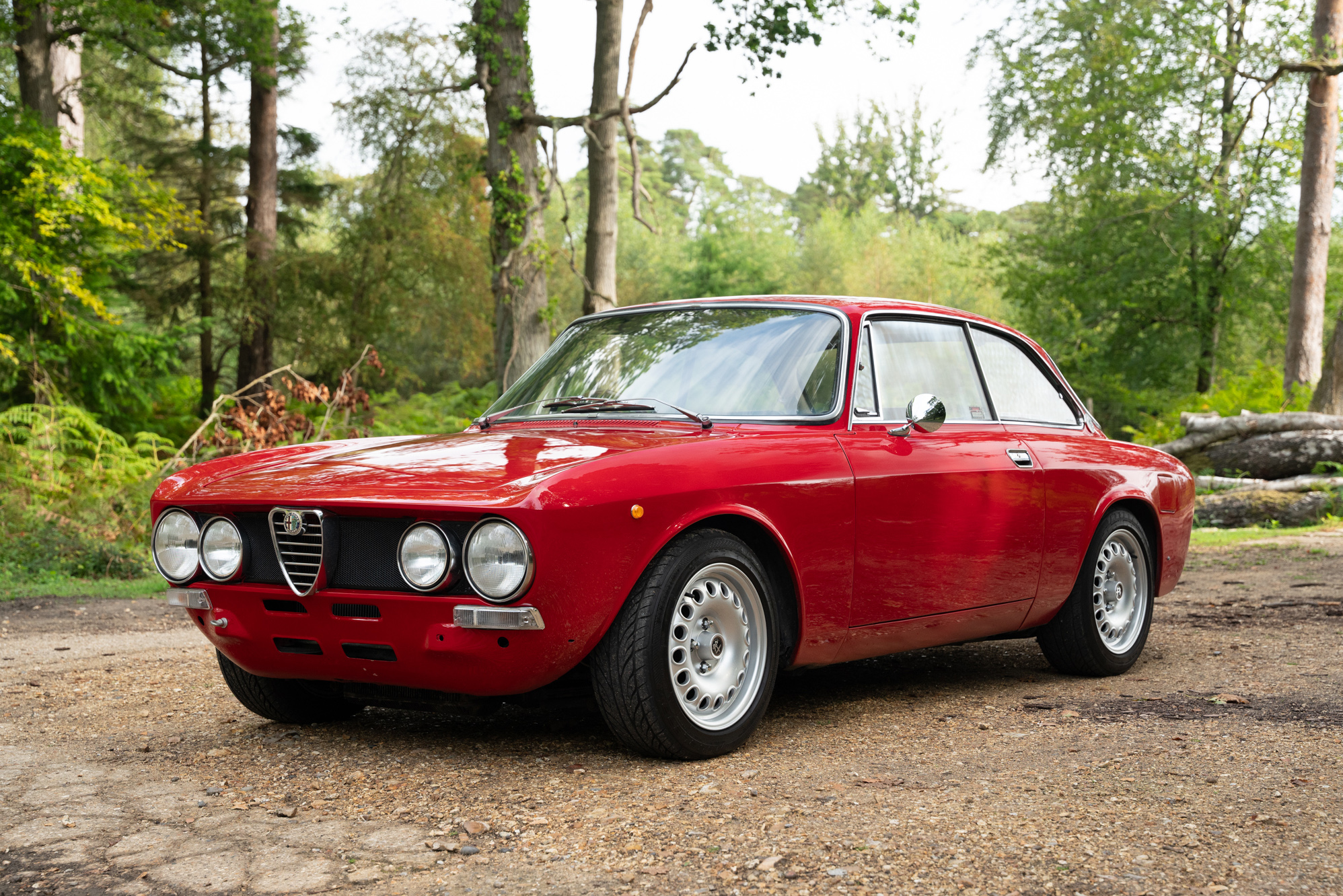 1976 Alfa Romeo GT Junior – 2.0 Engine + Alfaholics Upgrades